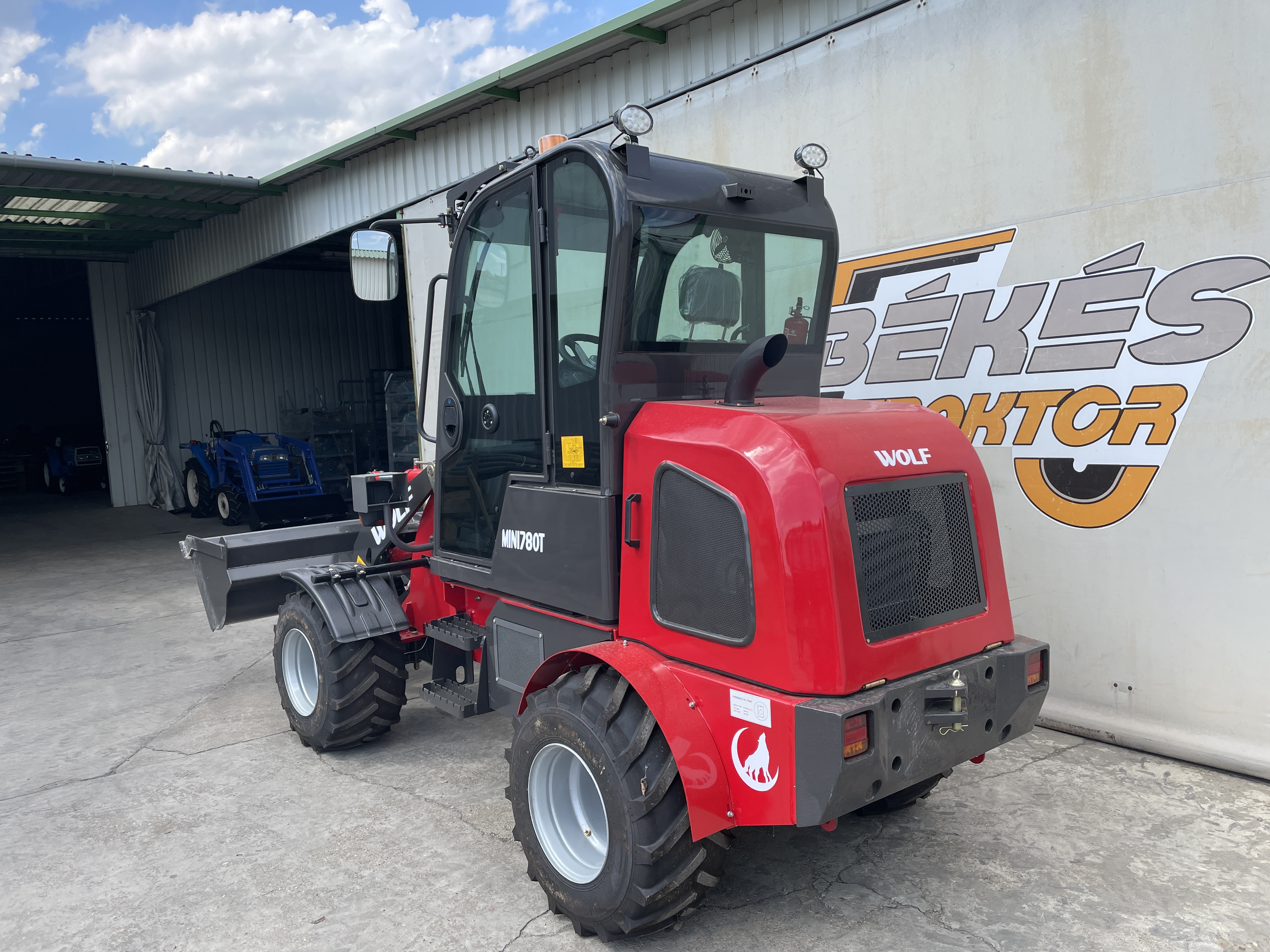 Wolf WL 780T Mini Derékcsuklós rakodógép kép 4
