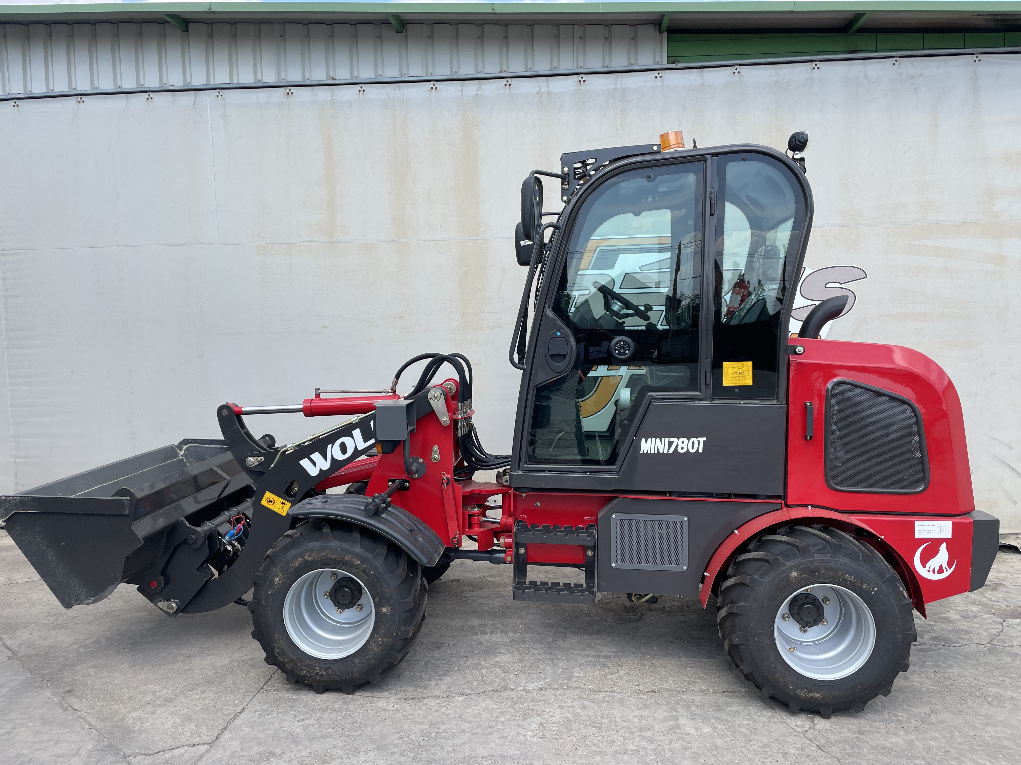 Wolf WL 780T Mini Derékcsuklós rakodógép kép 5