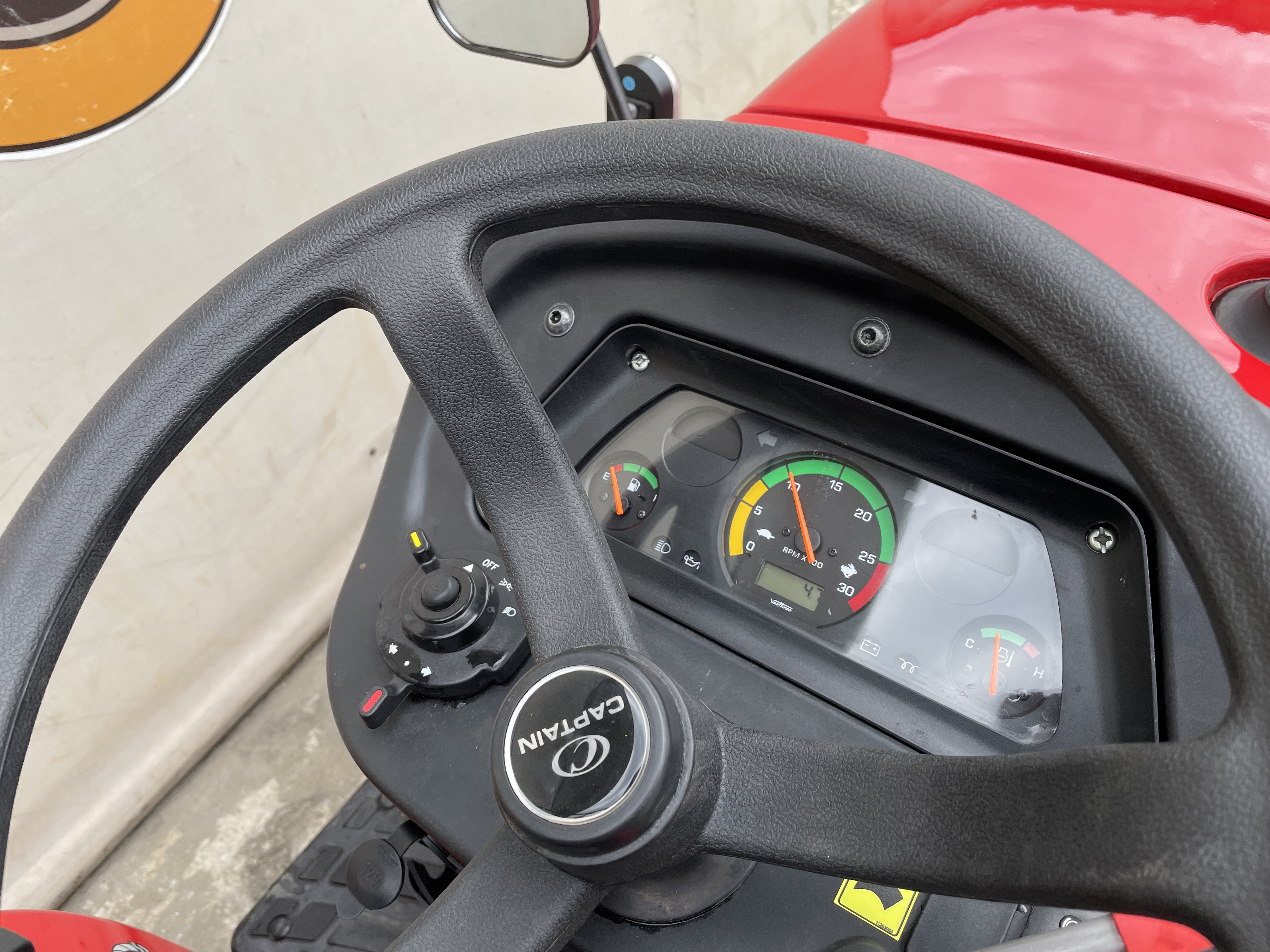 Captain 263 traktor kép 5