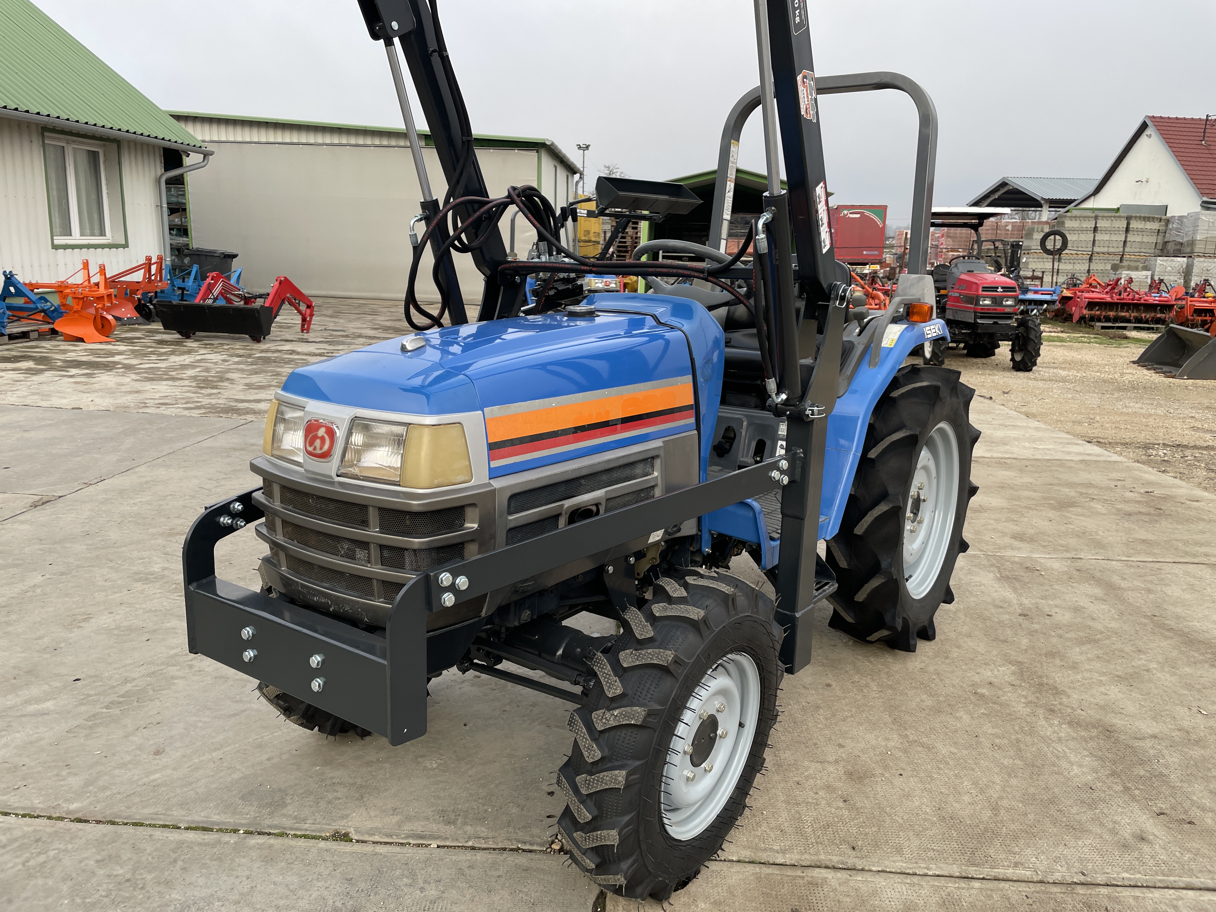 Iseki TF223F rakodós traktor (1) kép 3