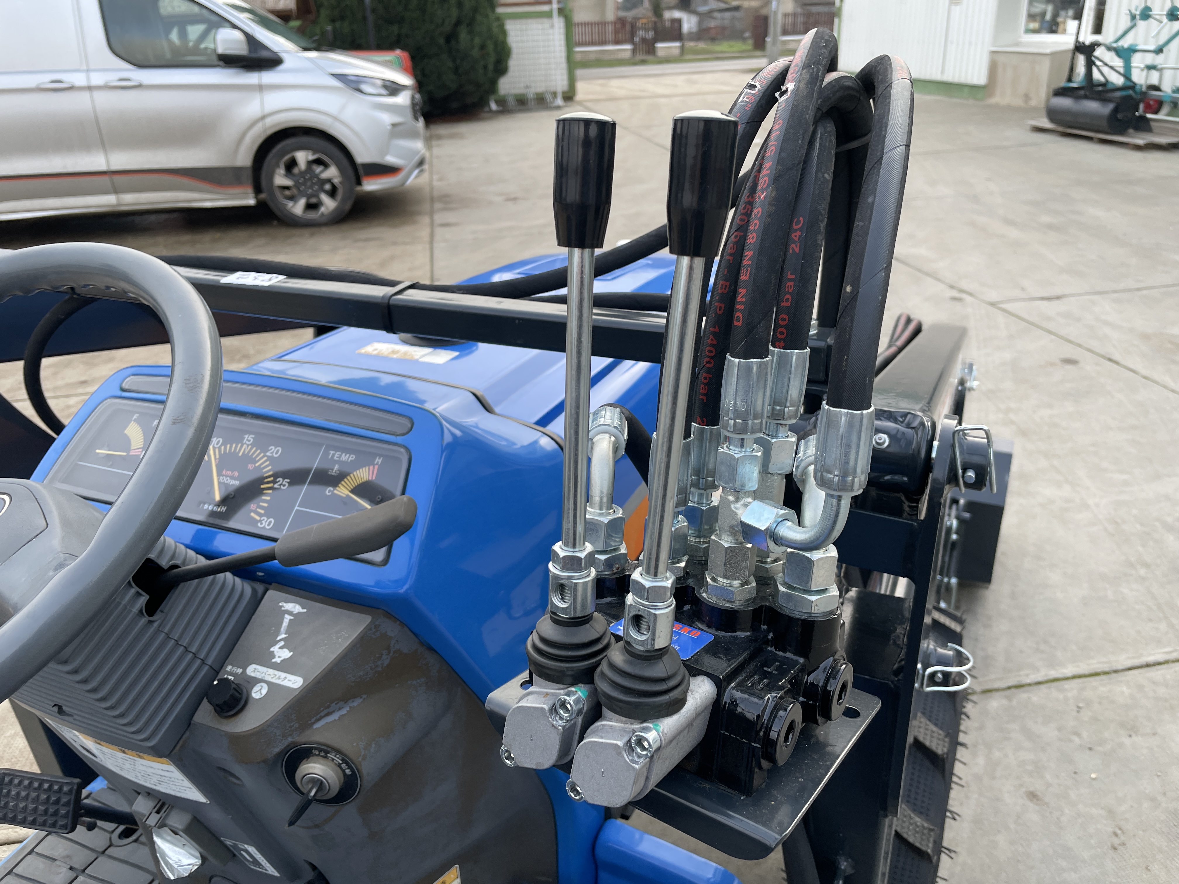 Iseki TF223F rakodós traktor (1) kép 17