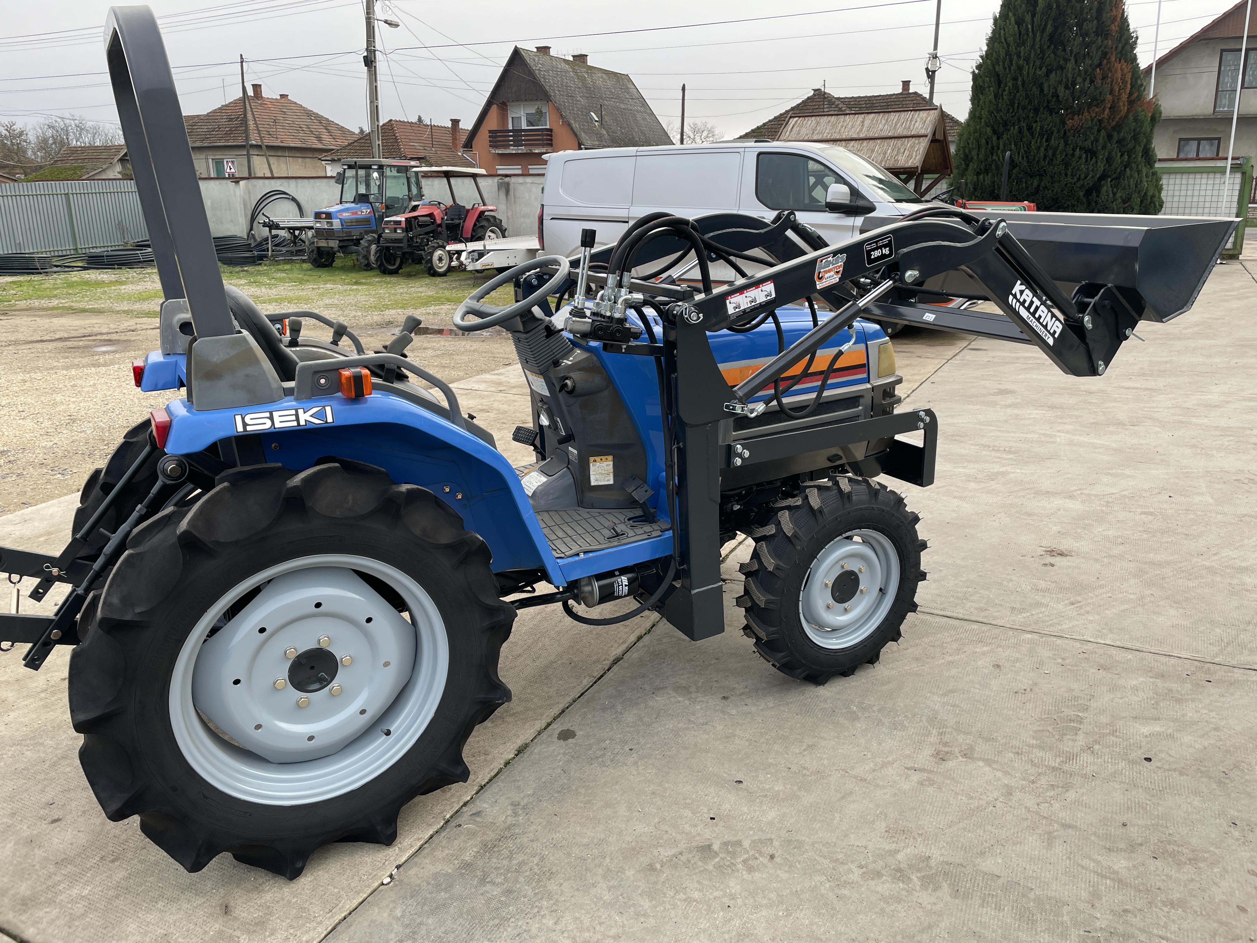 Iseki TF223F rakodós traktor (1) kép 20