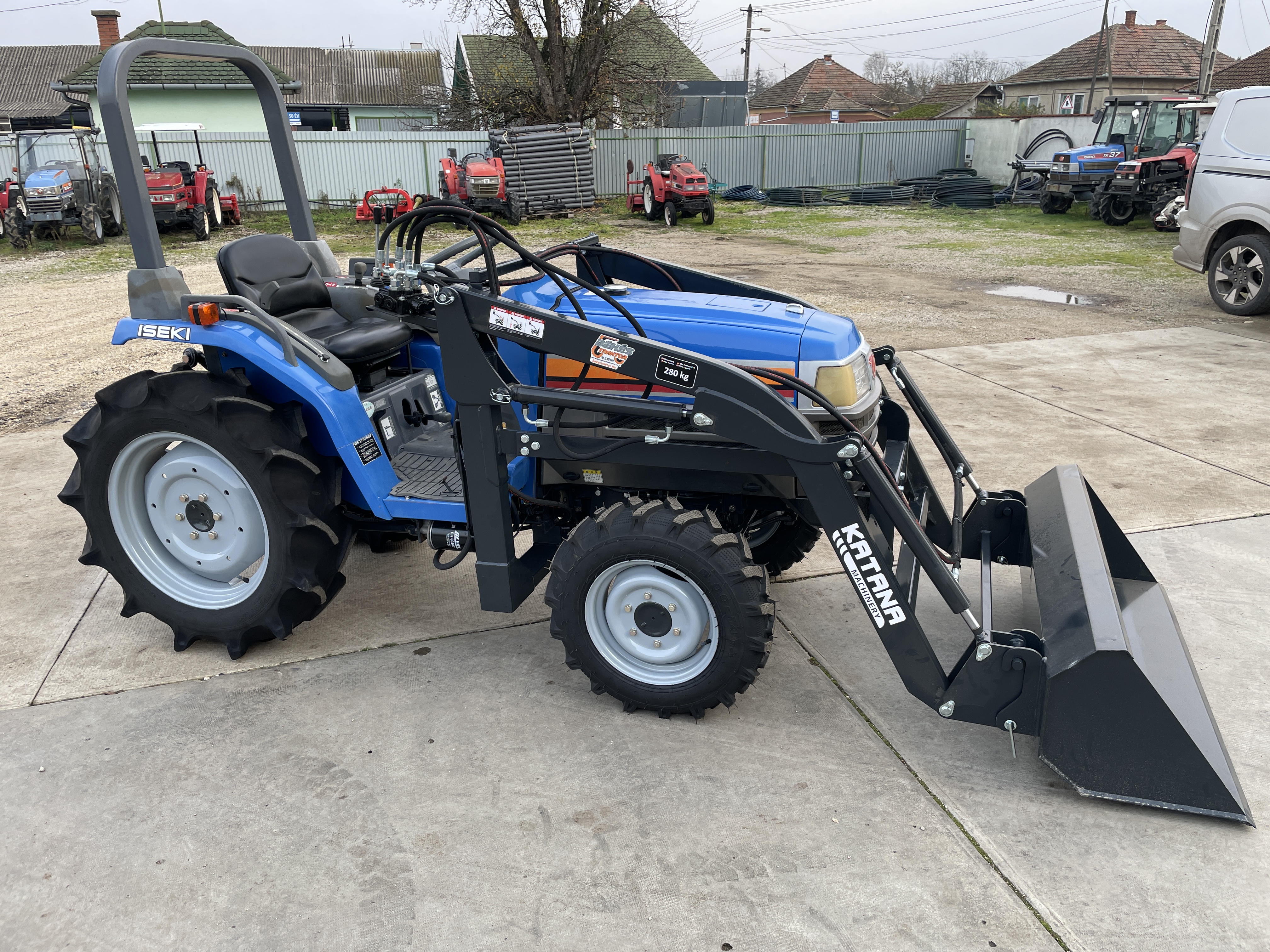 Iseki TF223F rakodós traktor (1) kép 18