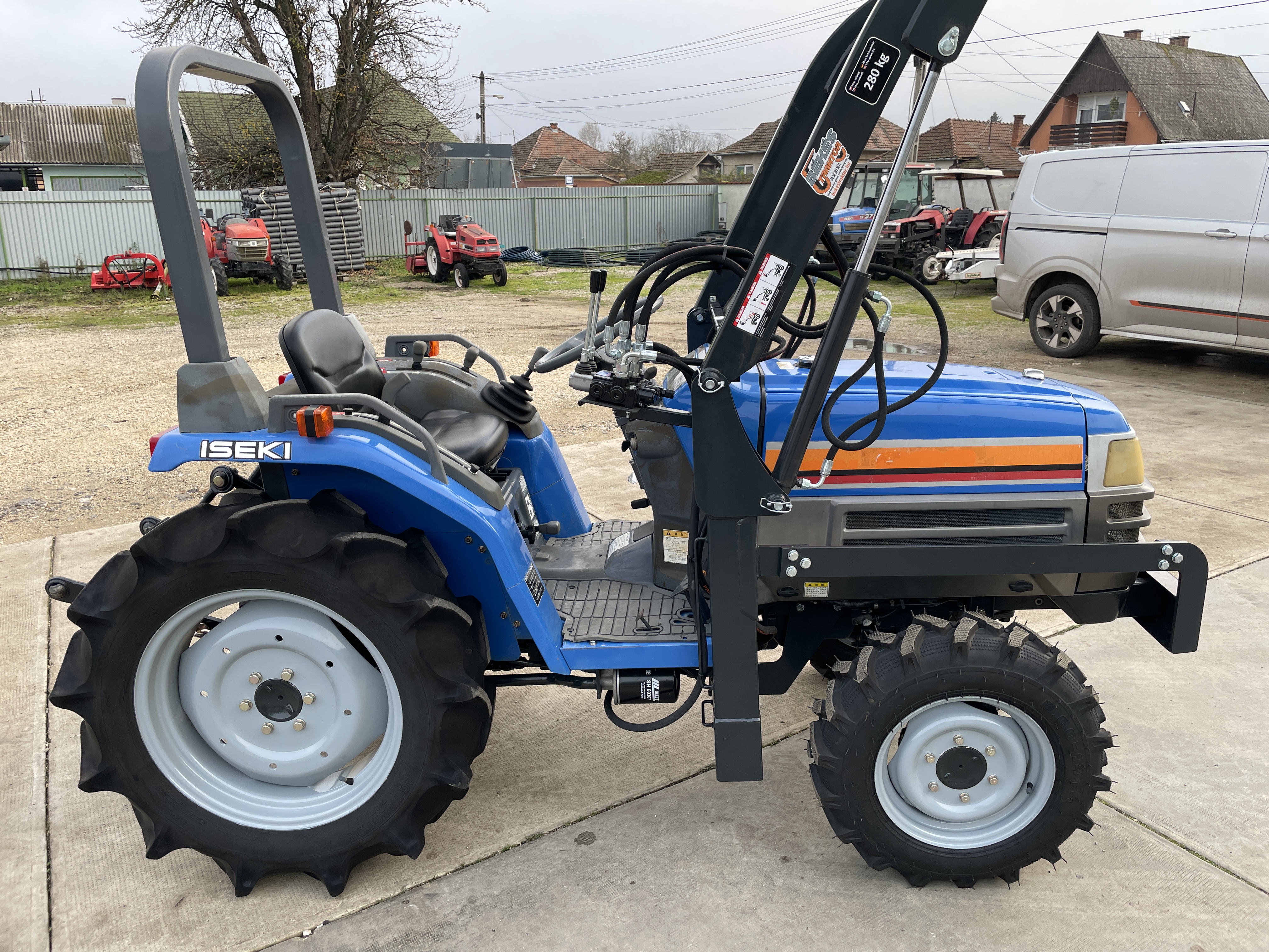 Iseki TF223F rakodós traktor (1) kép 6