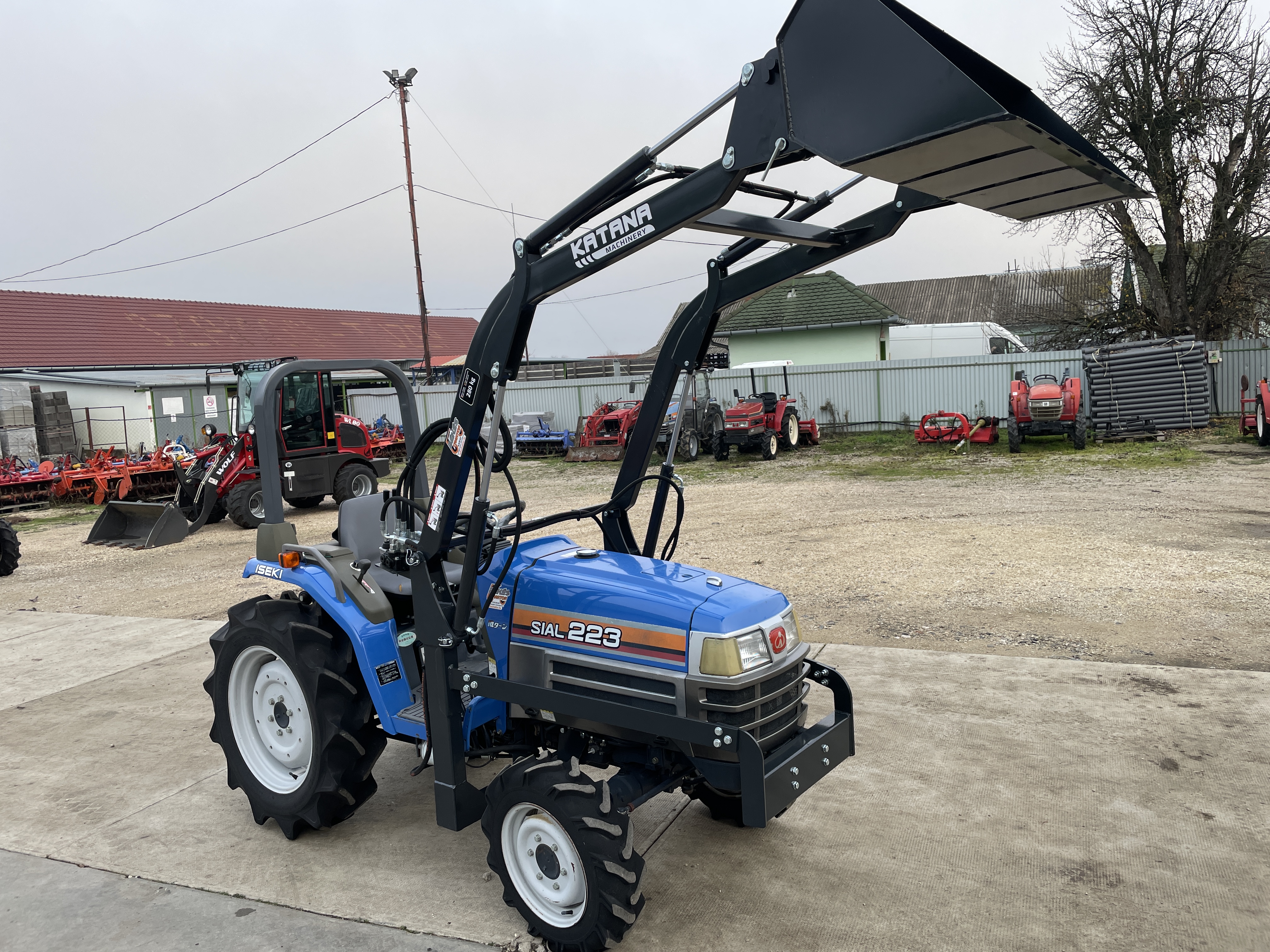 Iseki TF223F Rakodós traktor (2) kép 3