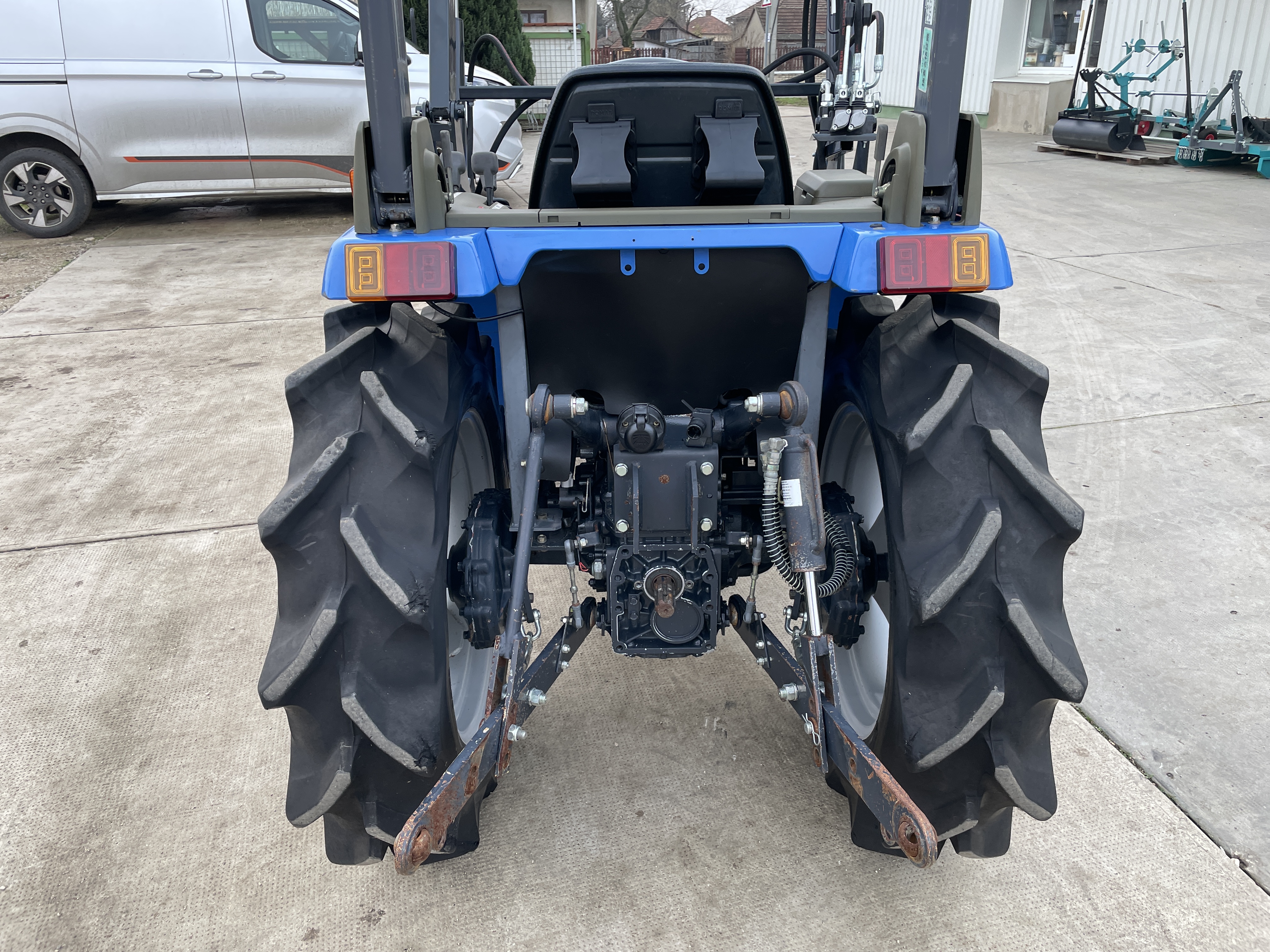Iseki TF223F Rakodós traktor (2) kép 8