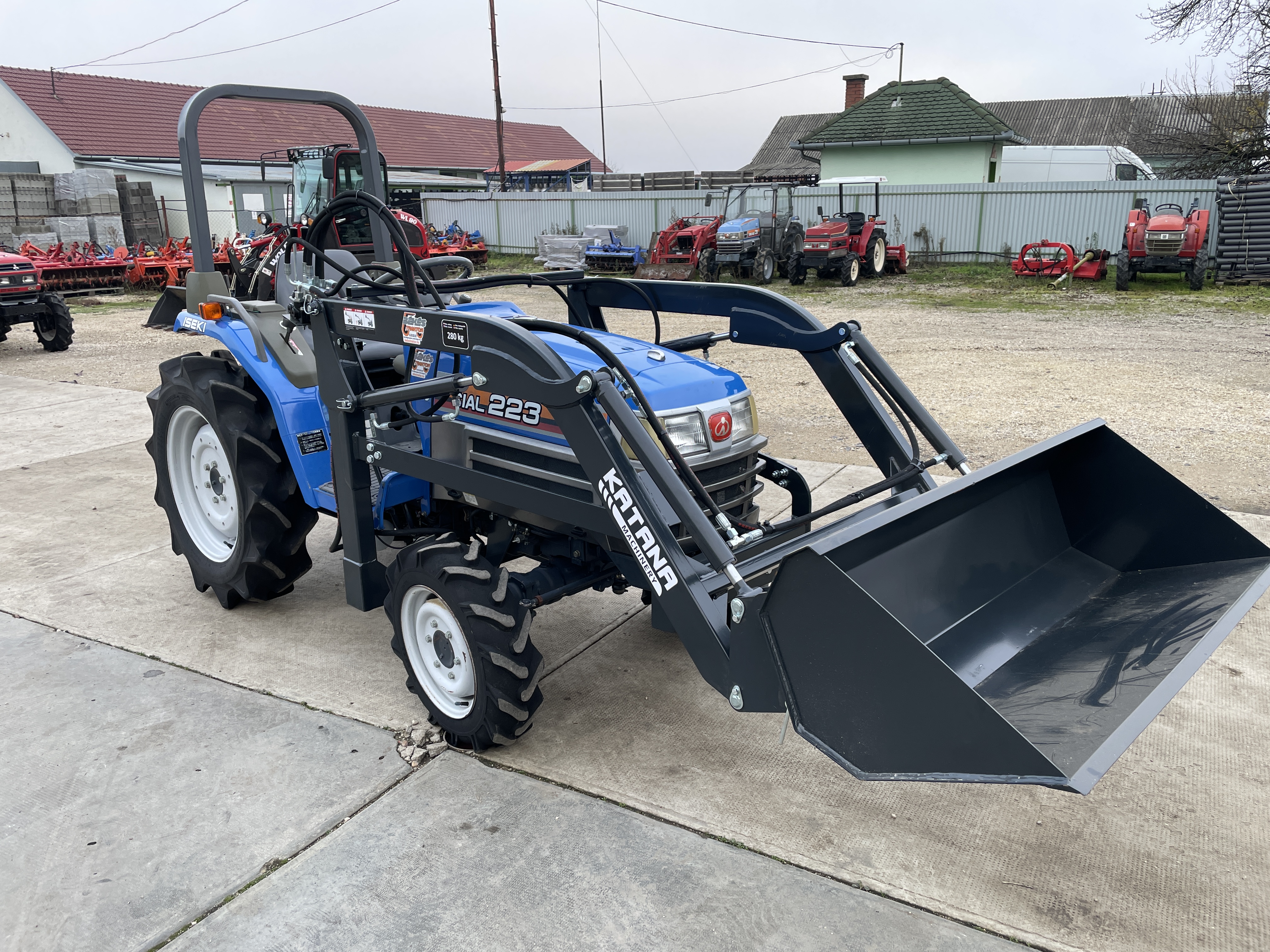 Iseki TF223F Rakodós traktor (2) kép 15