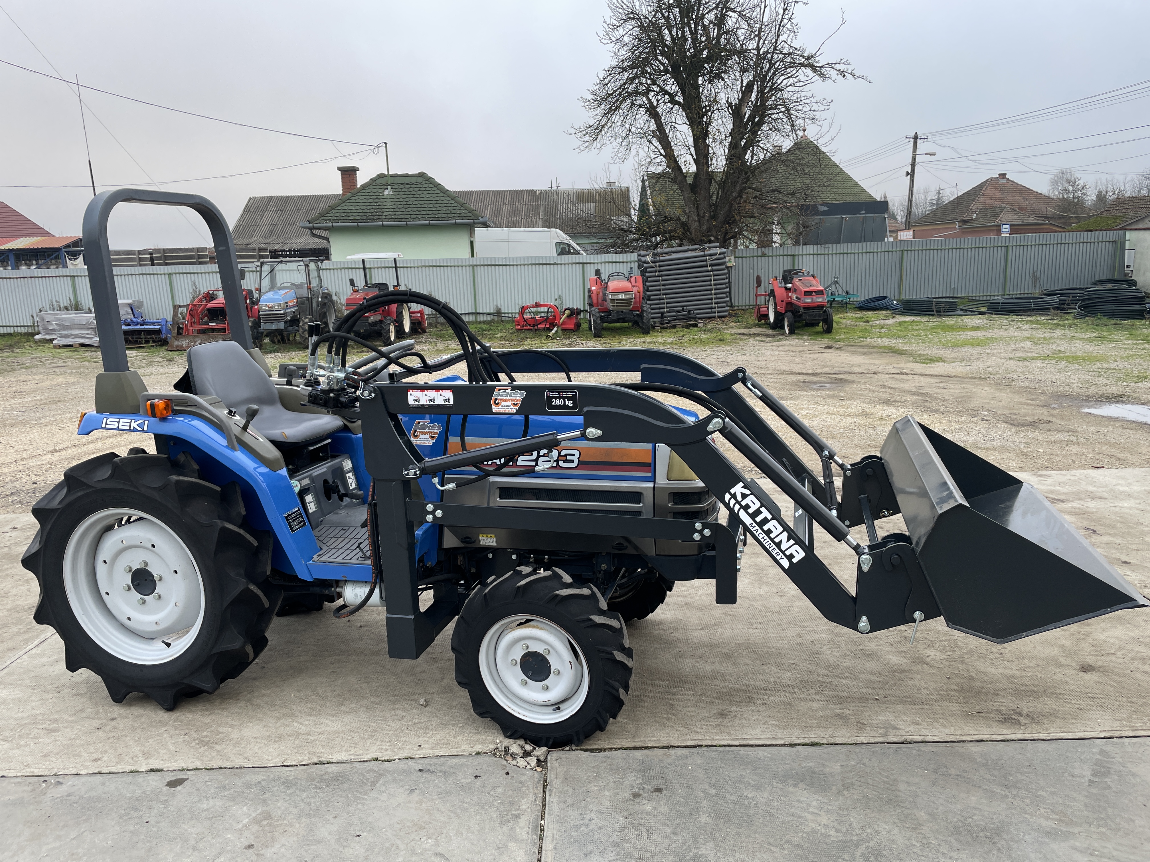 Iseki TF223F Rakodós traktor (2) kép 16