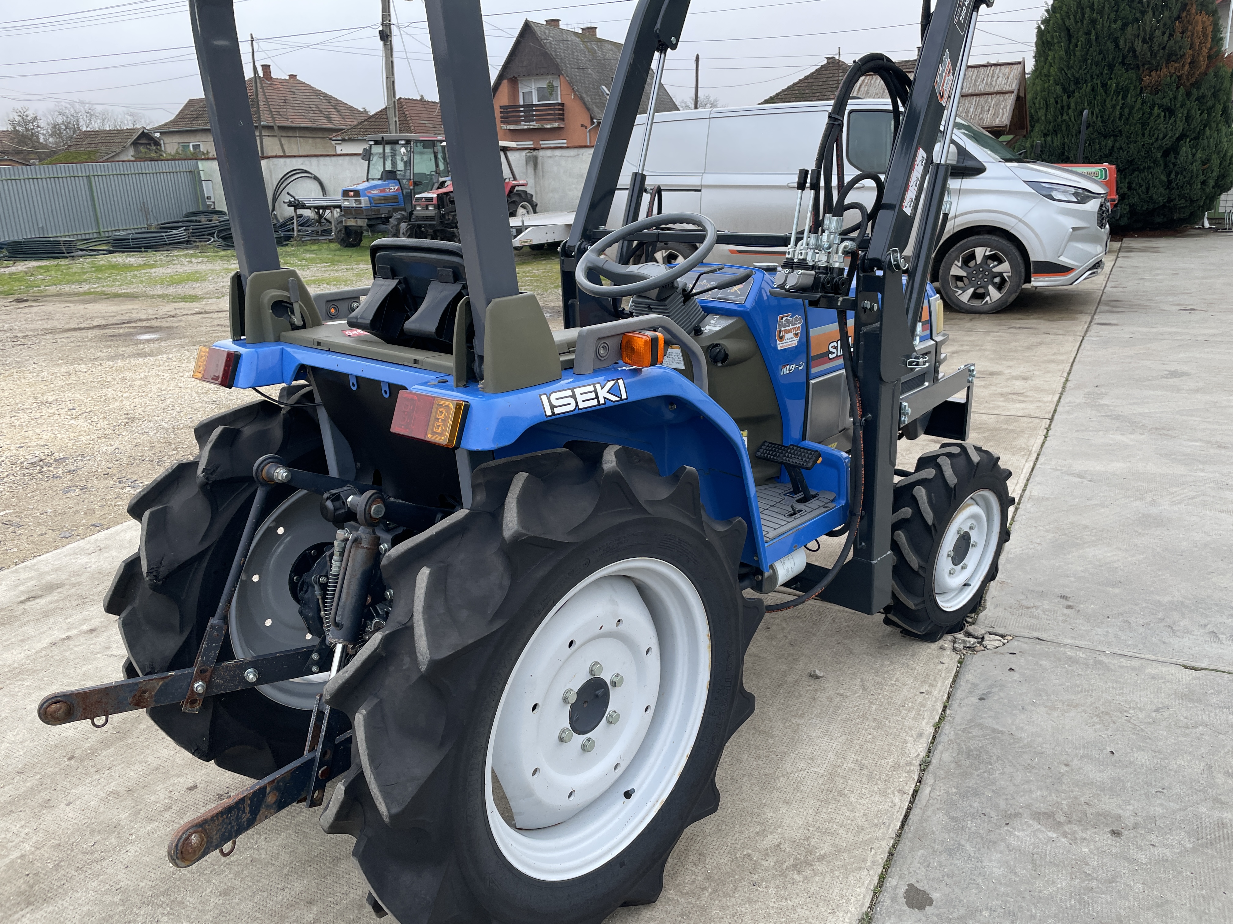 Iseki TF223F Rakodós traktor (2) kép 9