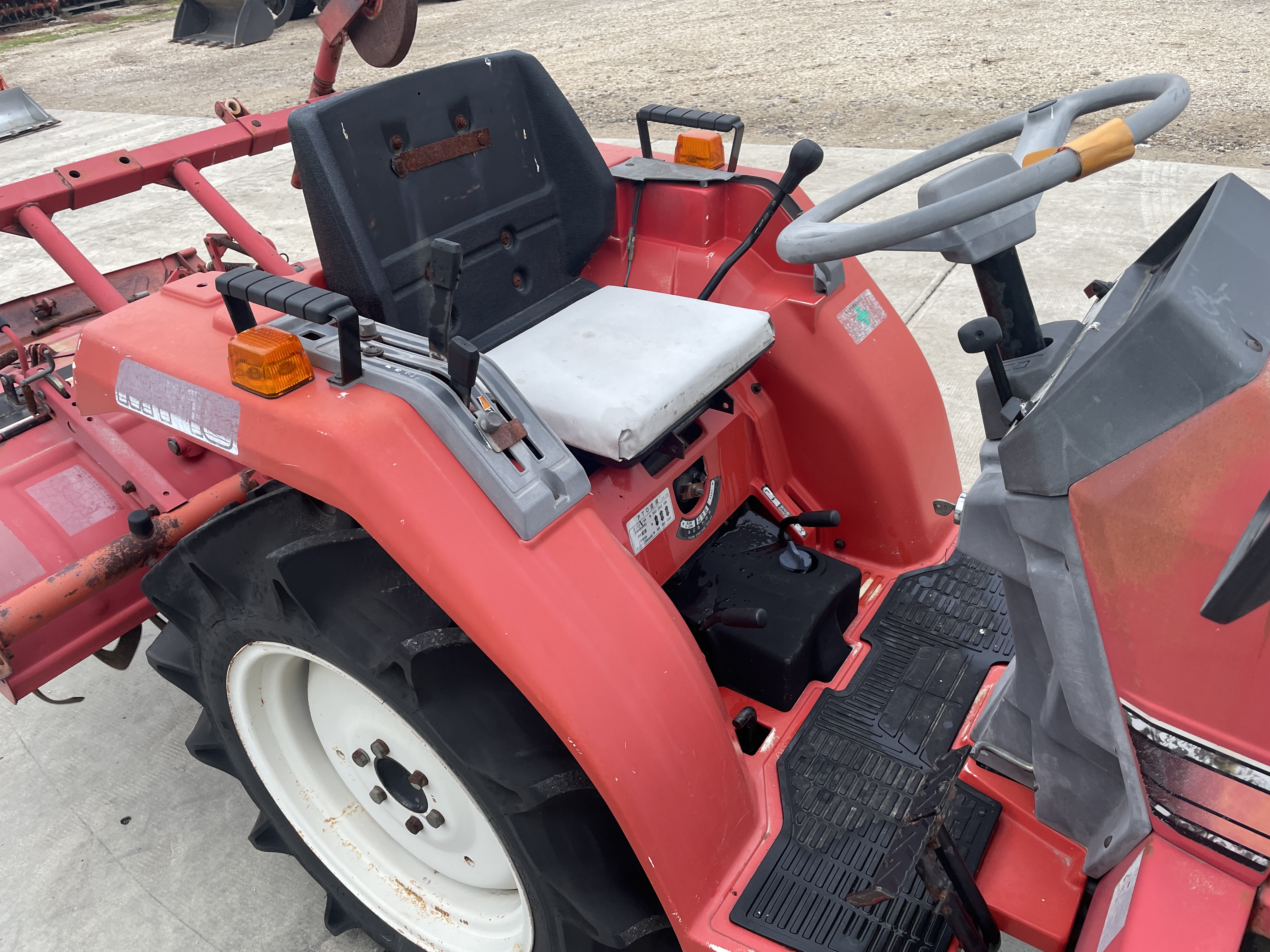 Mitsubishi MT16S kép 7