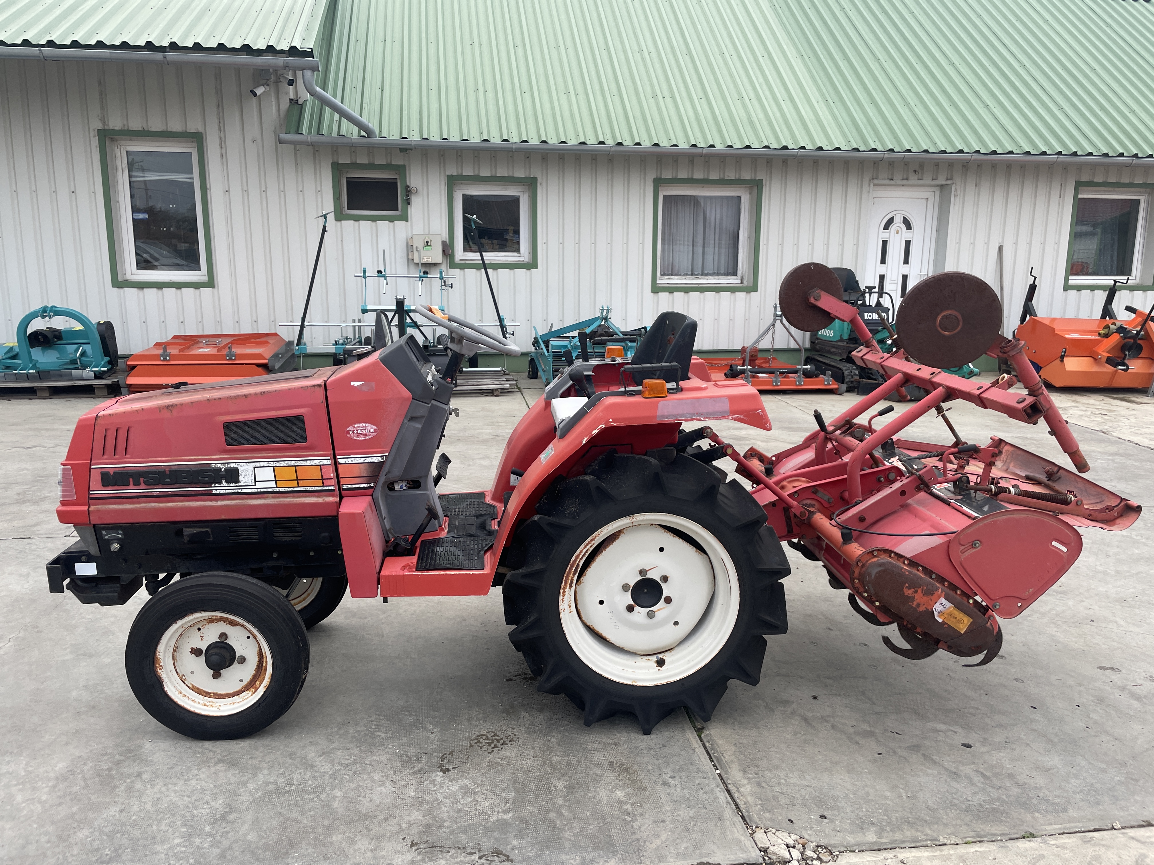 Mitsubishi MT16S