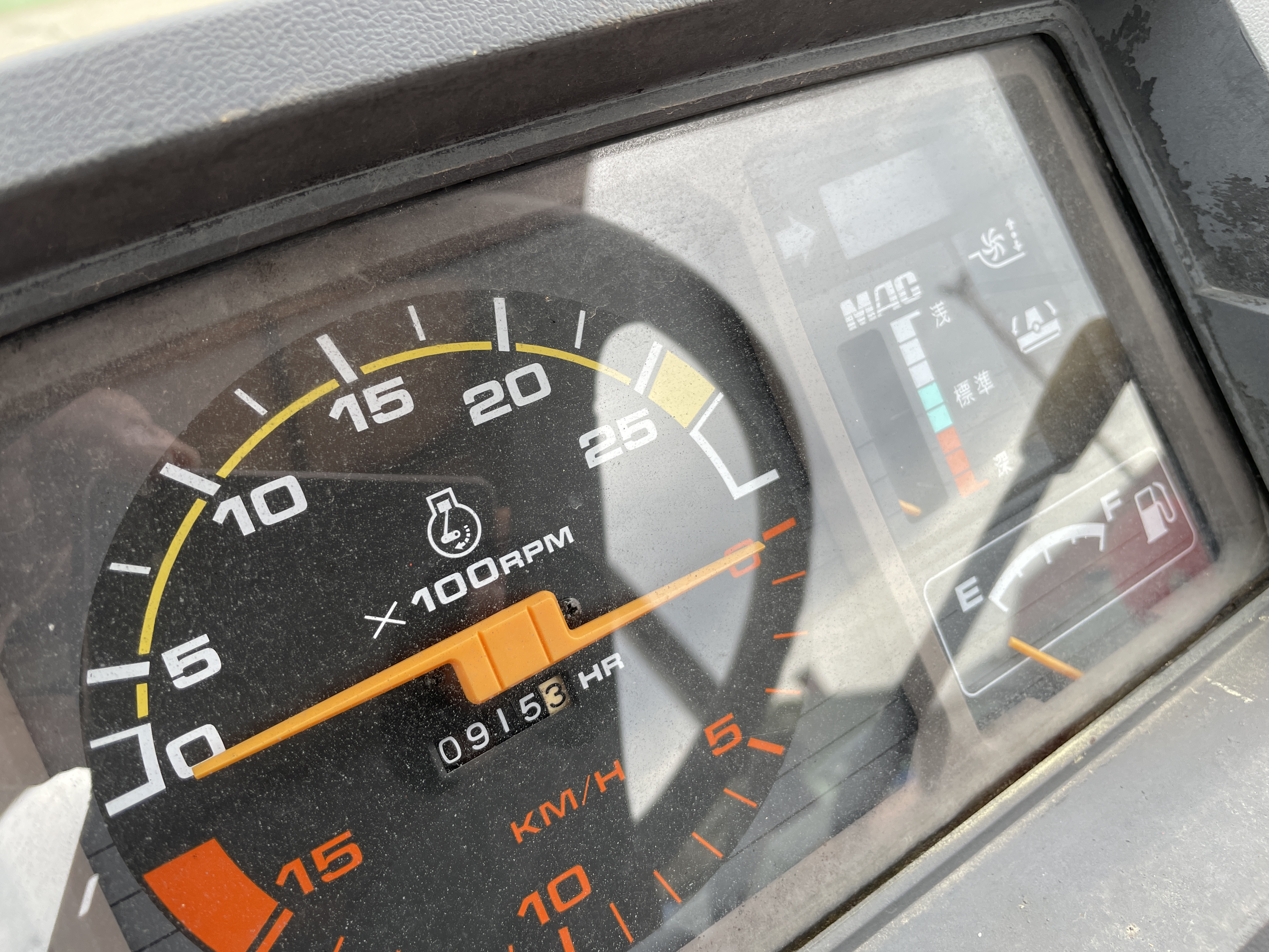 Mitsubishi MT265 kép 8
