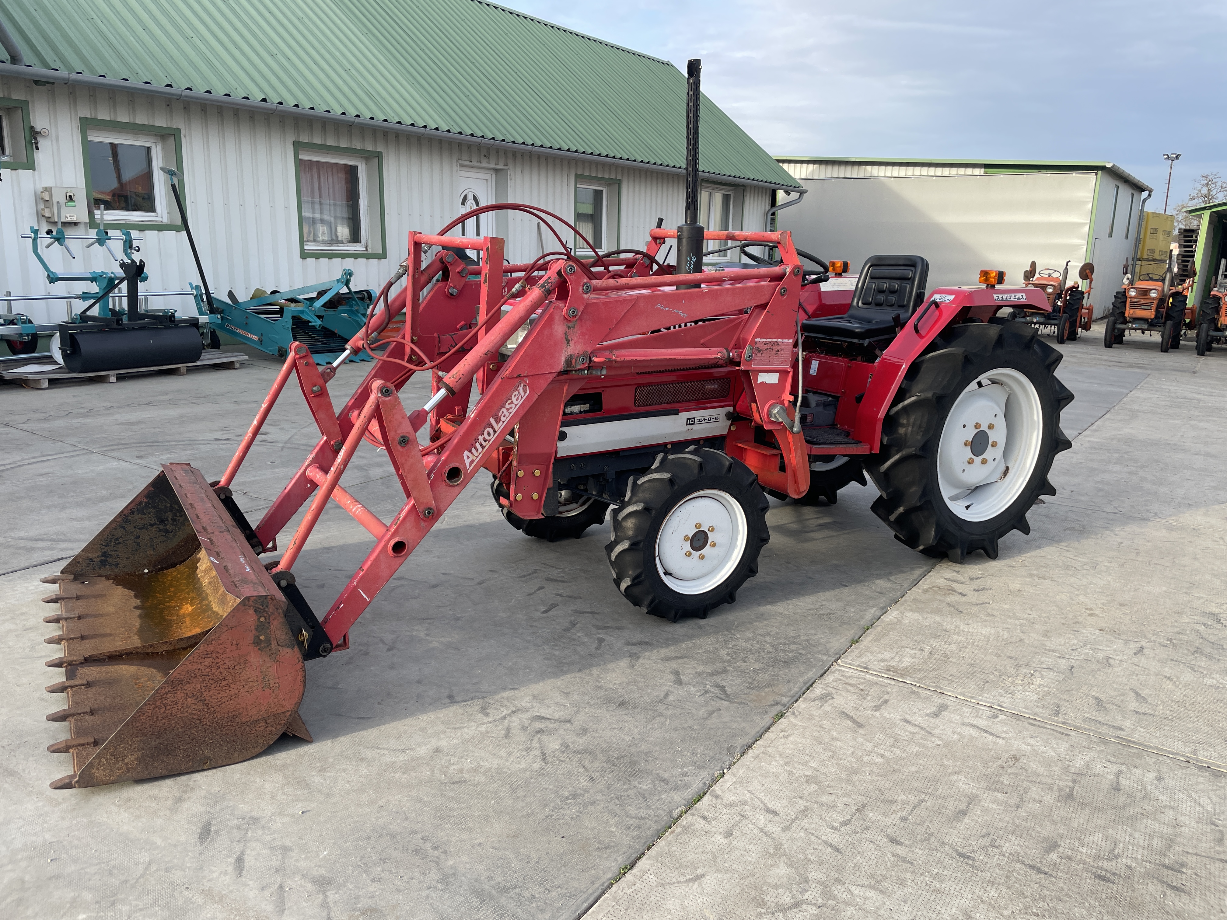 Shibaura P21F Rakodós traktor kép 3