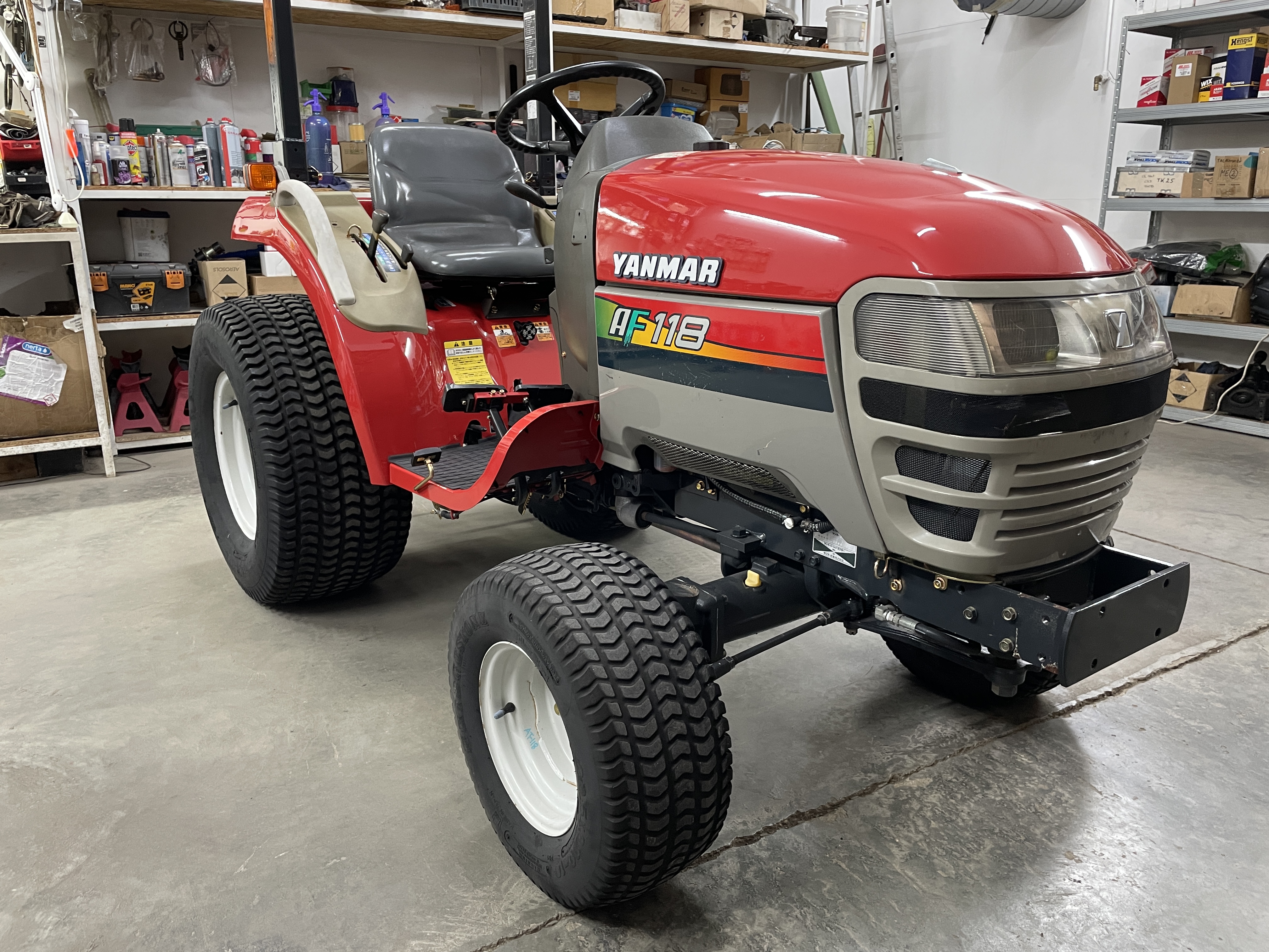Yanmar AF118 Fű gumival kép 10