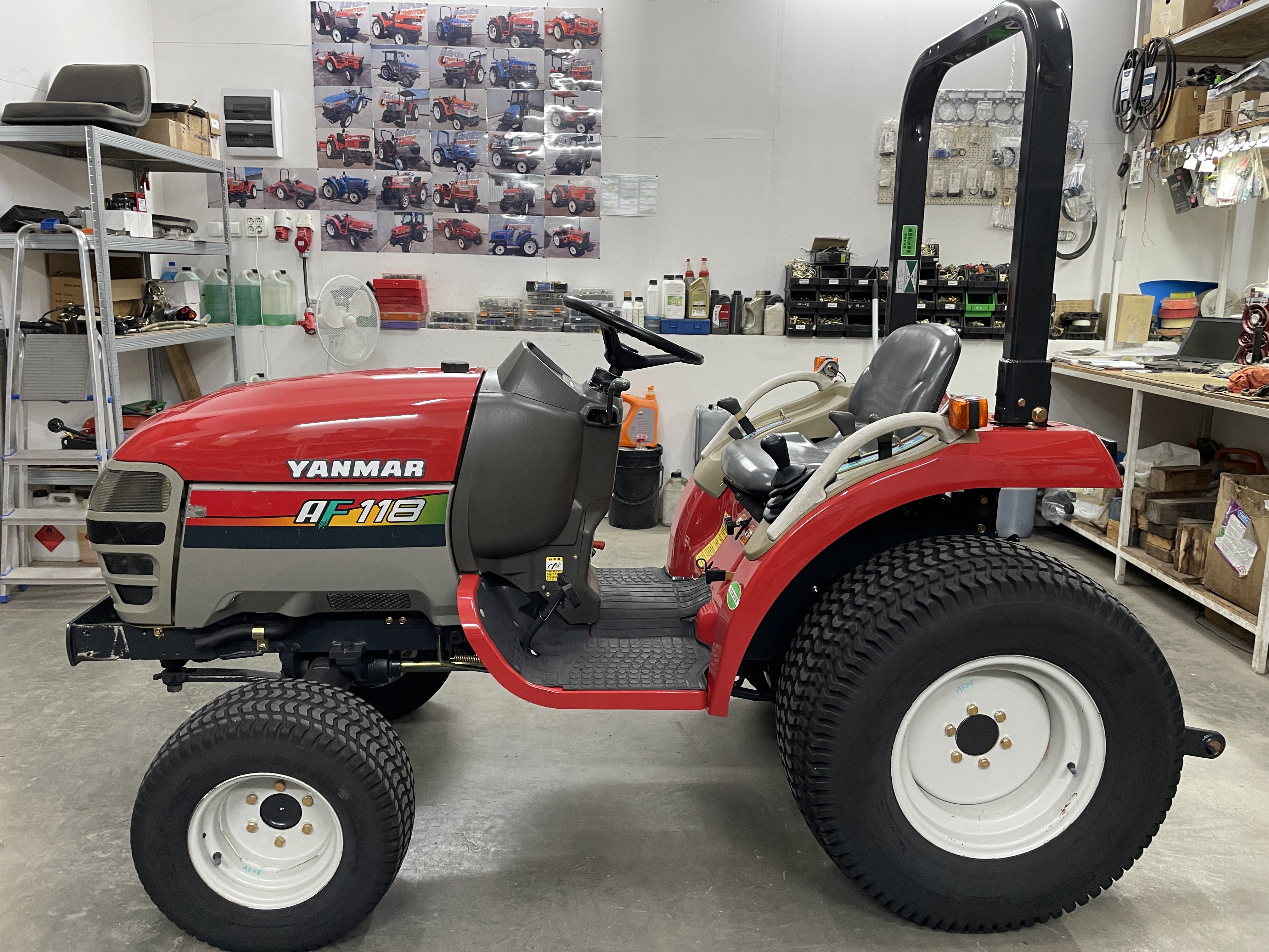 Yanmar AF118 Fű gumival kép 5