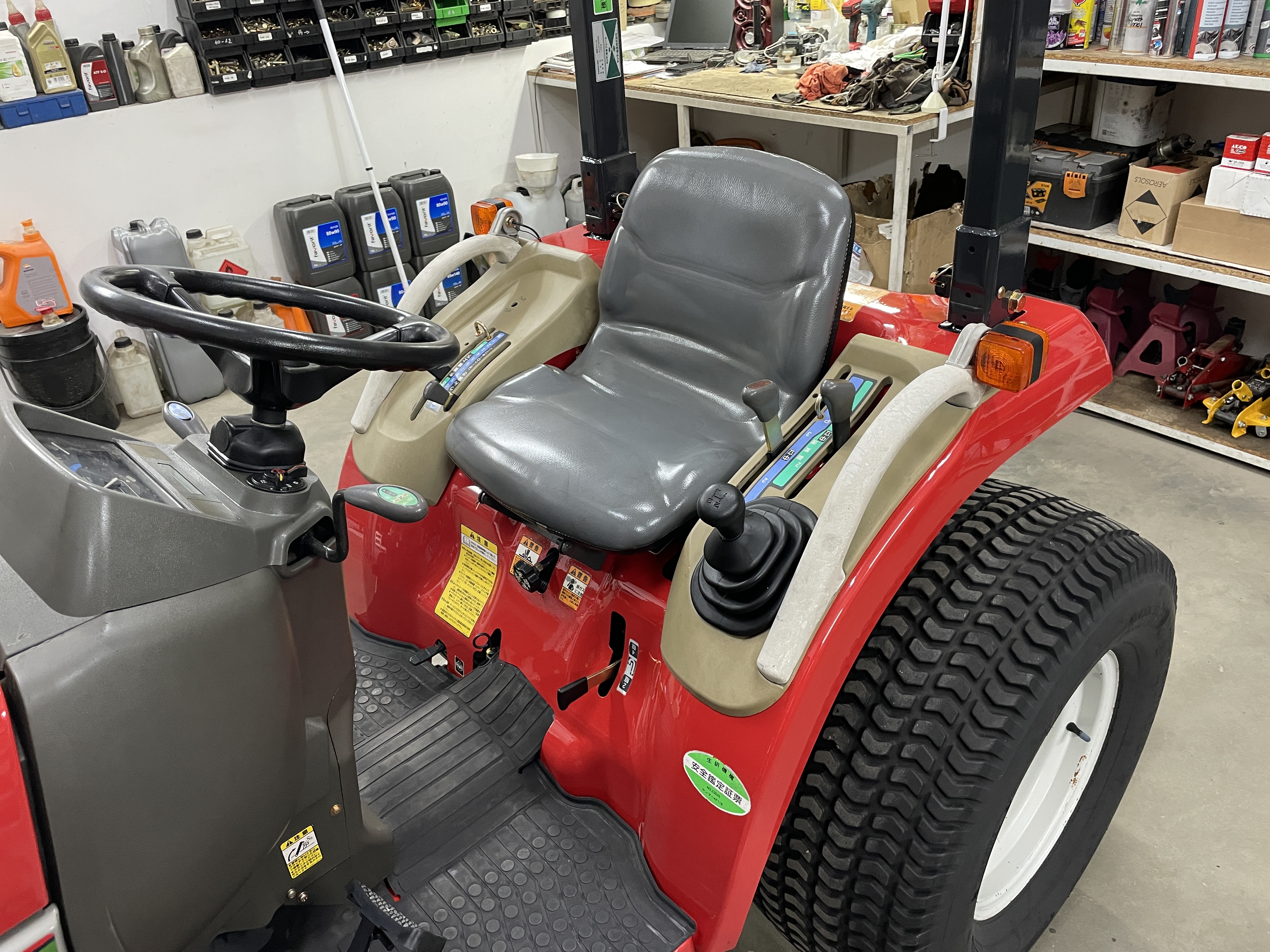 Yanmar AF118 Fű gumival kép 6