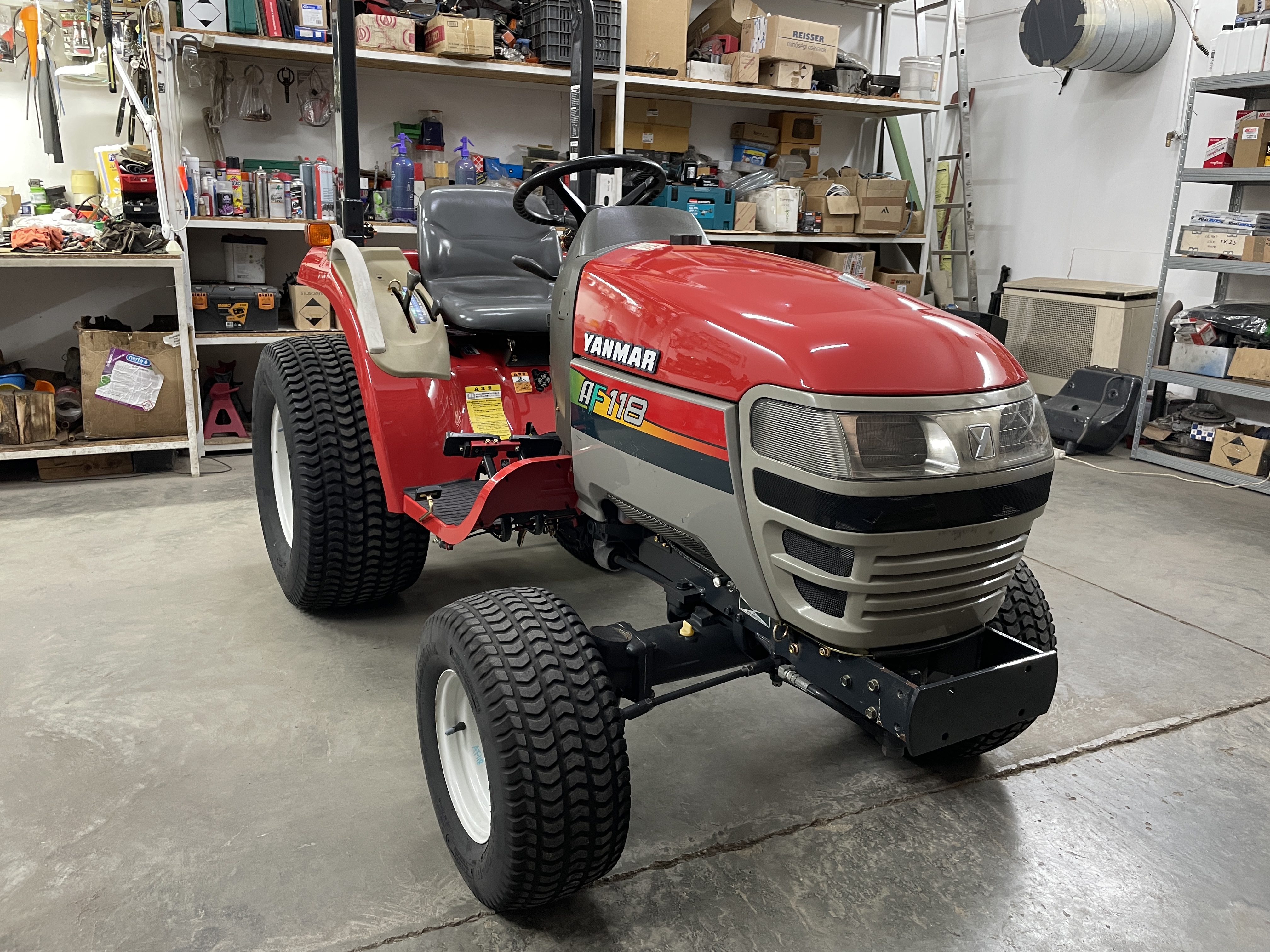 Yanmar AF118 Fű gumival kép 3