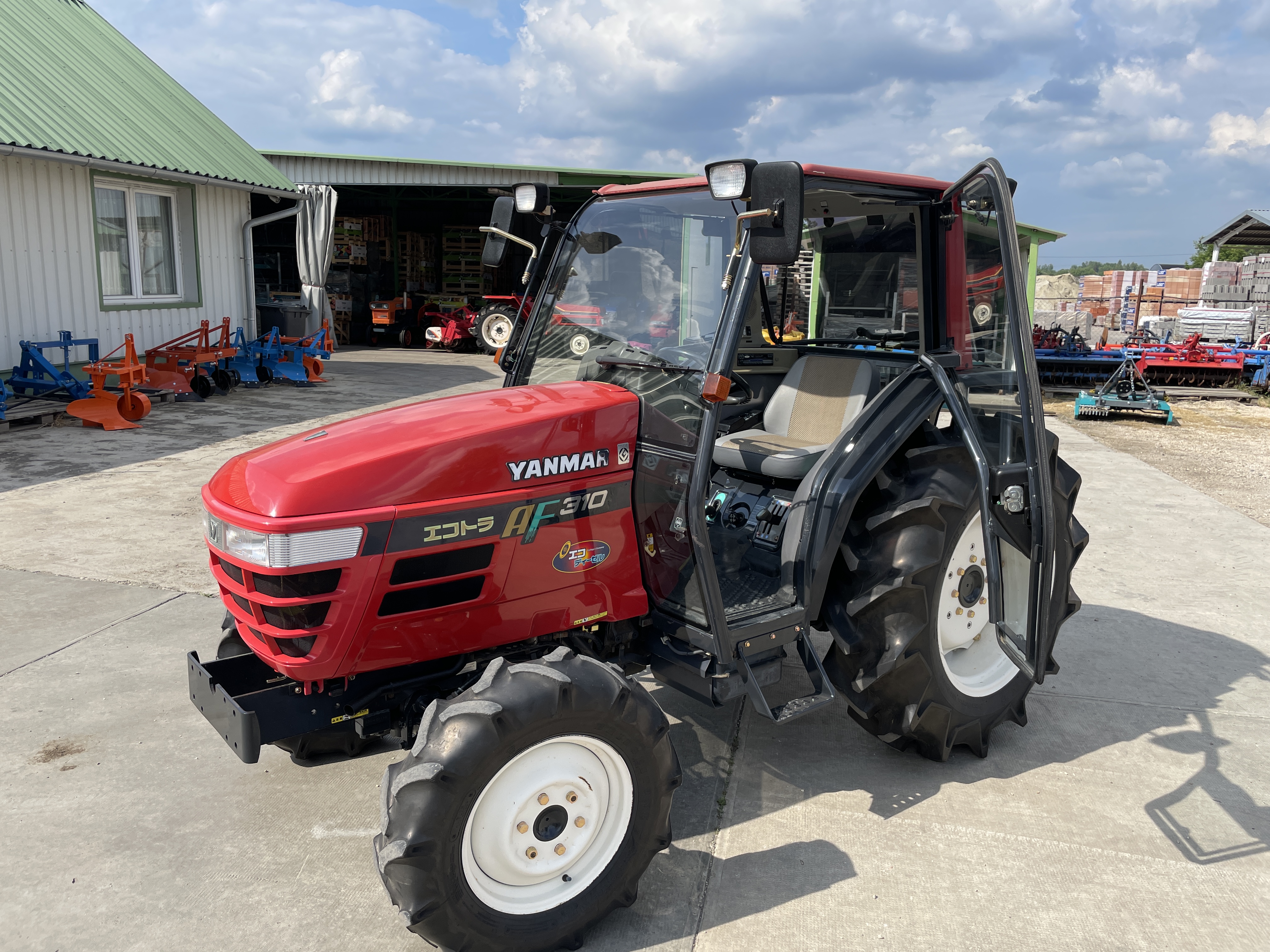 Yanmar AF310 Fülkés traktor kép 2