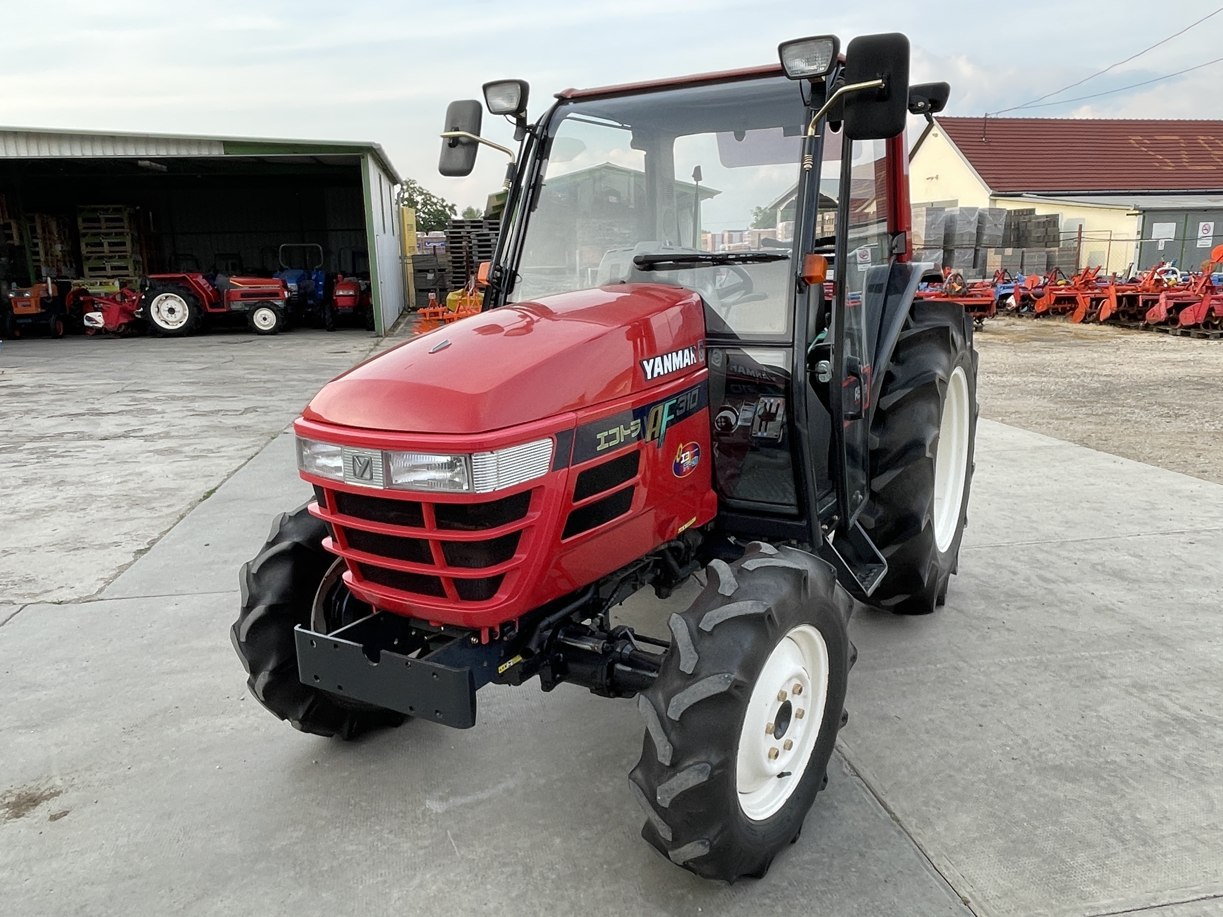 Yanmar AF310 Fülkés traktor kép 15