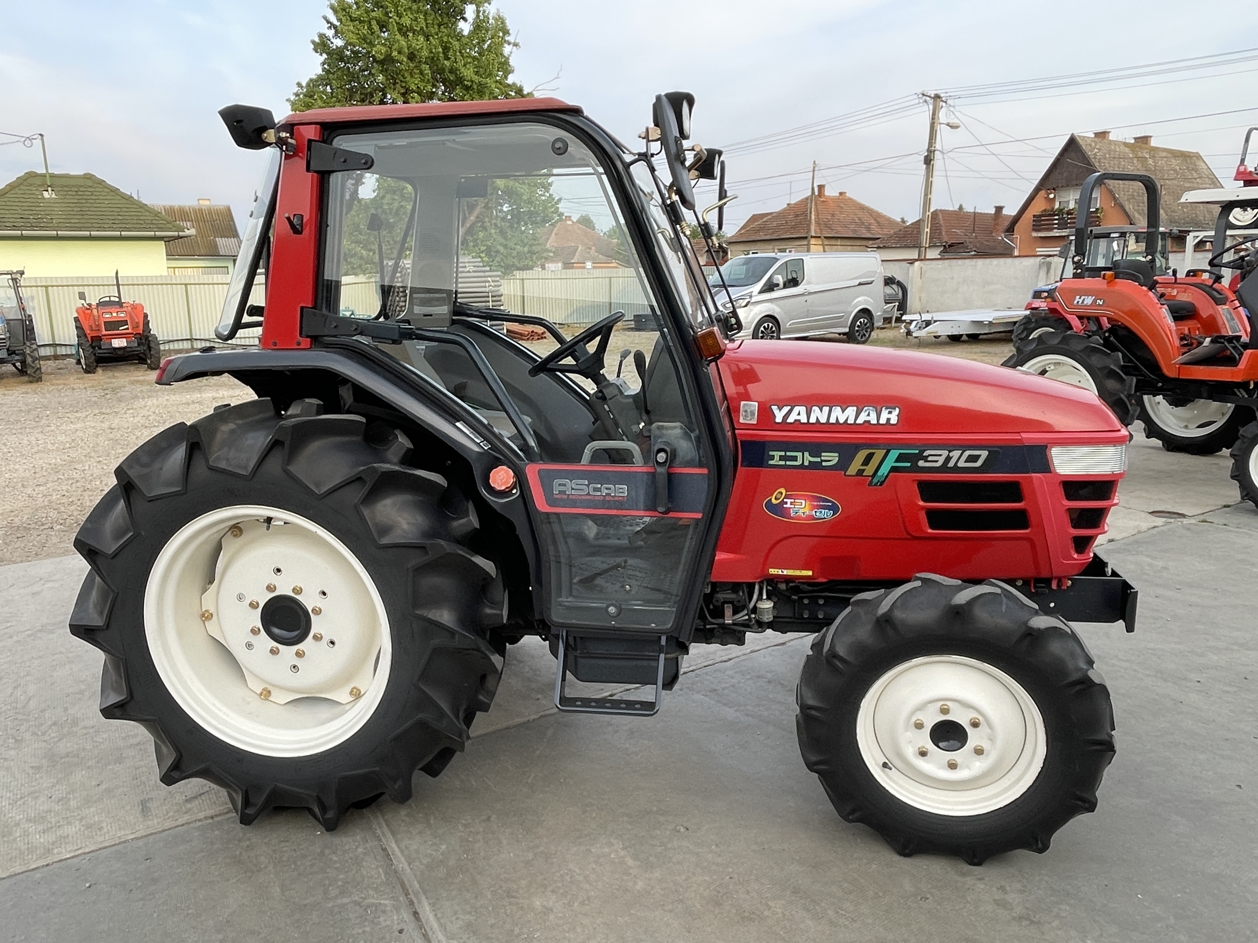 Yanmar AF310 Fülkés traktor kép 17