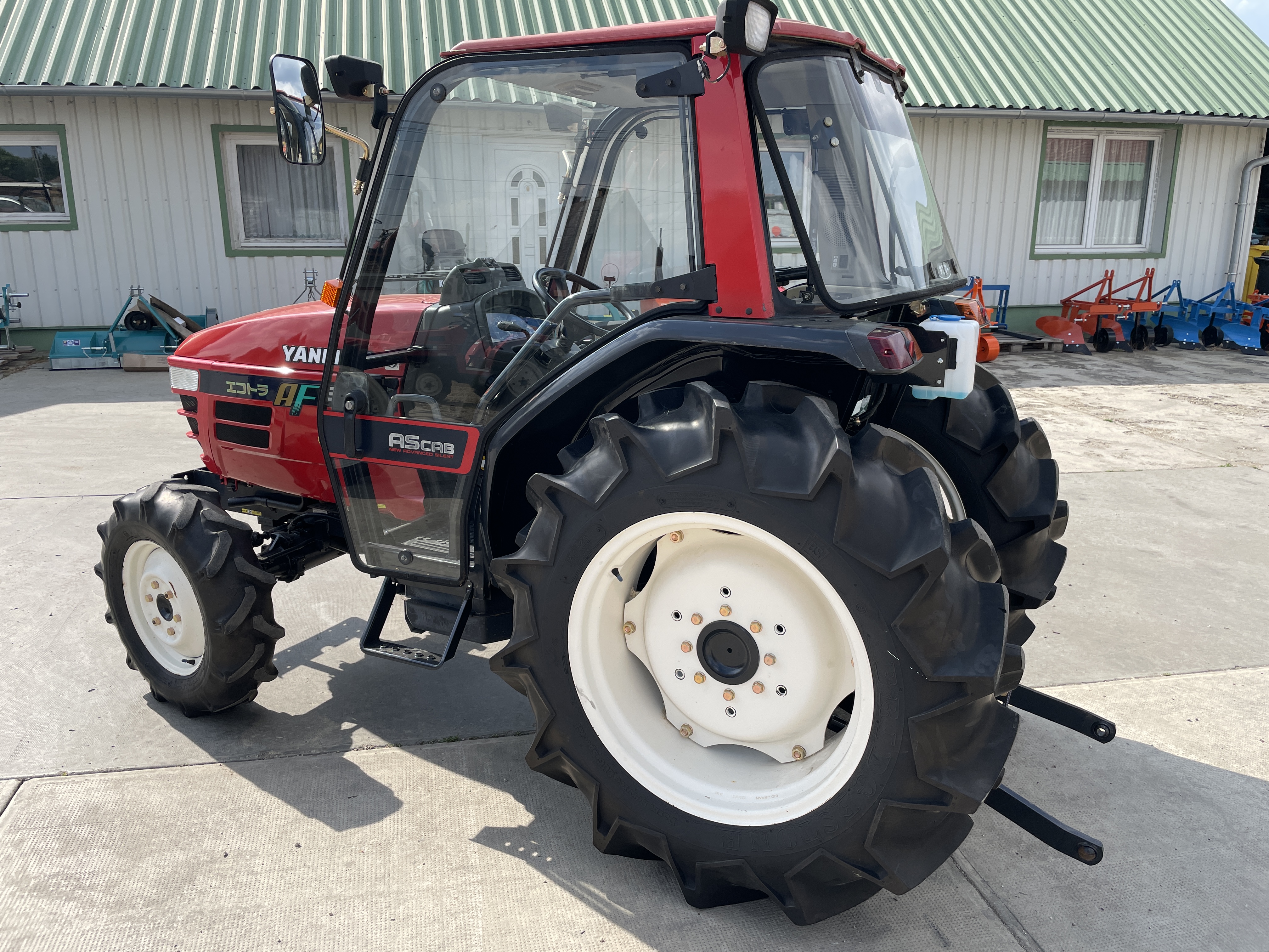 Yanmar AF310 Fülkés traktor kép 4
