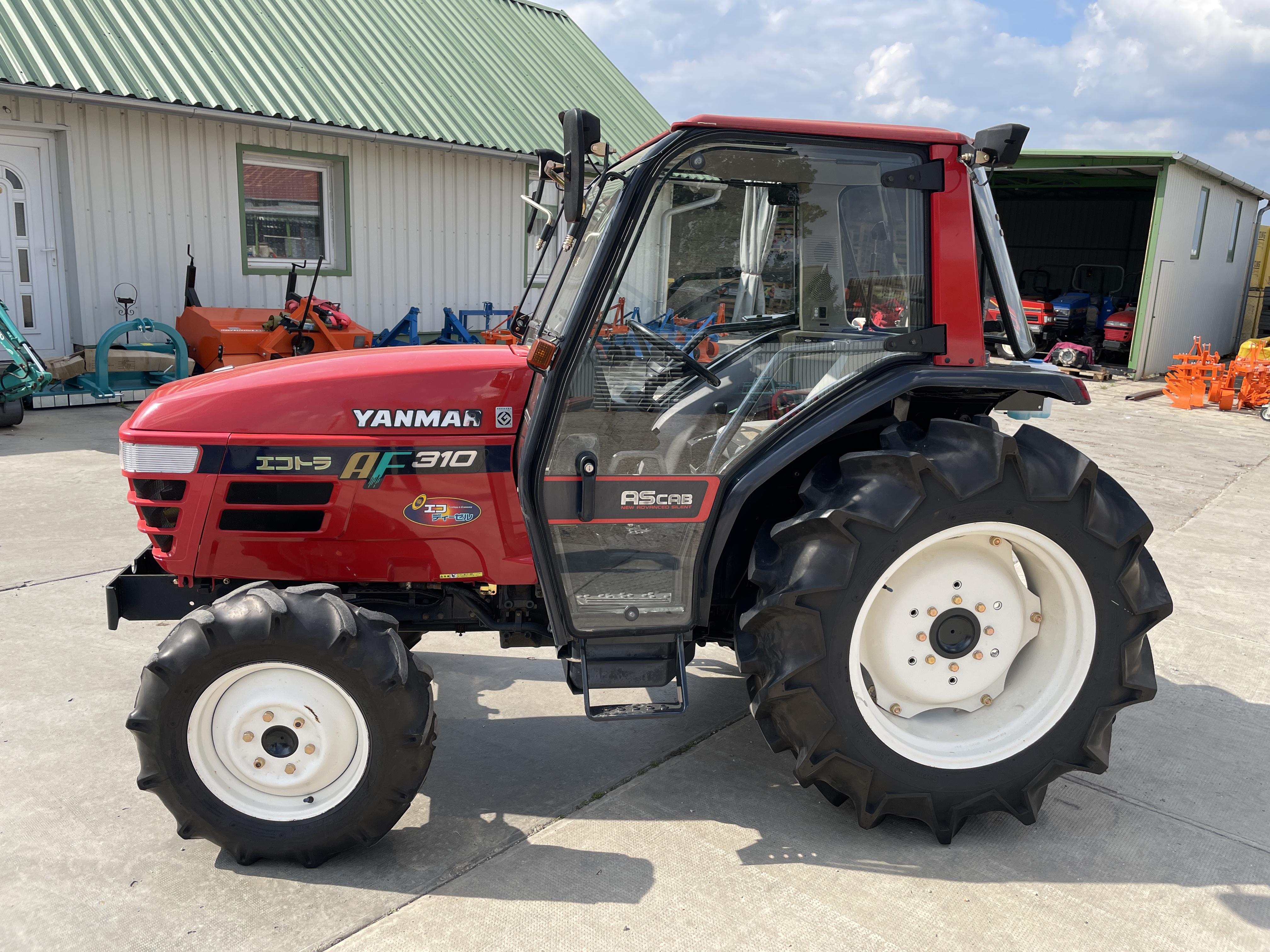 Yanmar AF310 Fülkés traktor kép 3