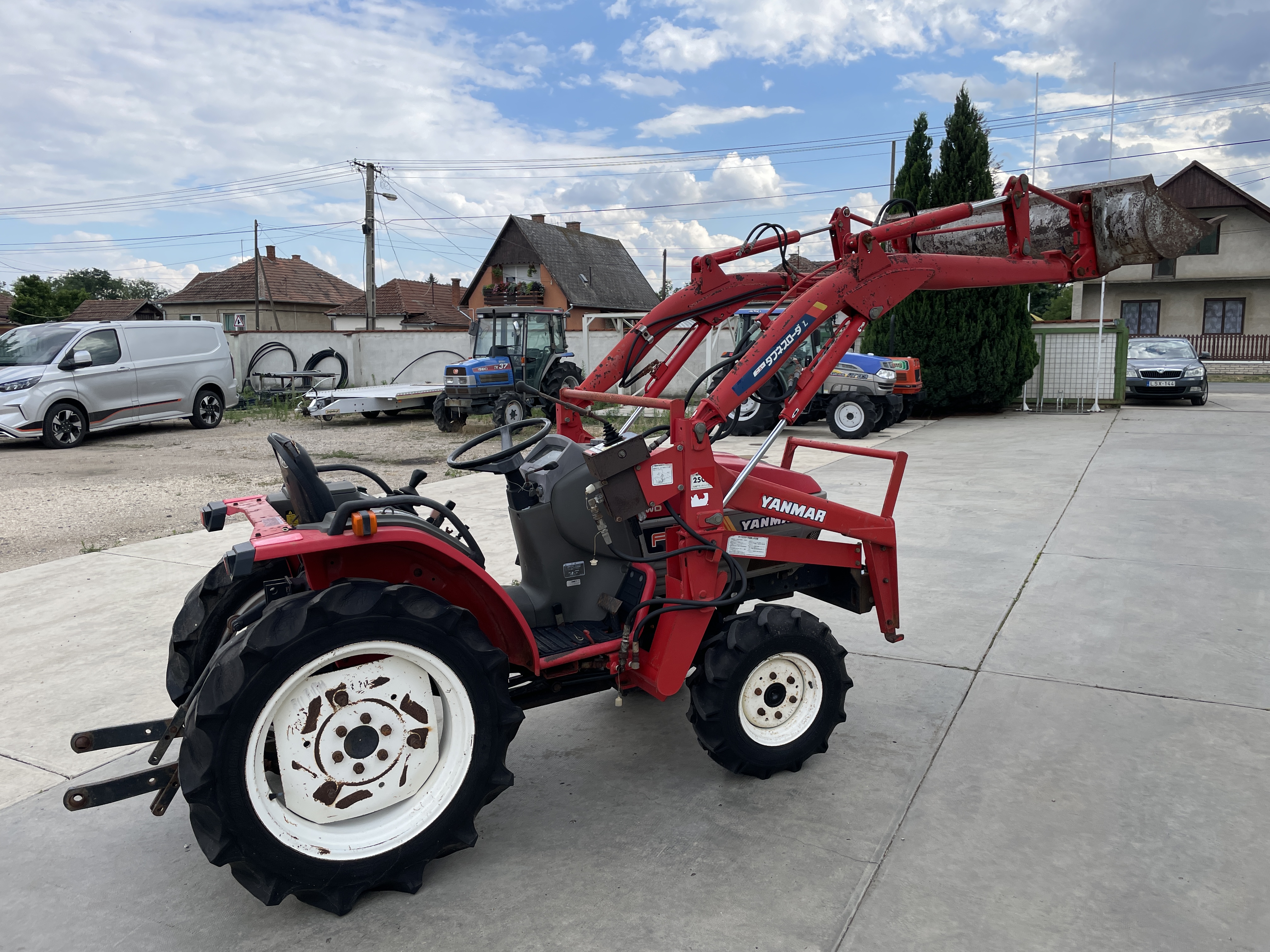 Yanmar F-180 Rakodós traktor kép 4