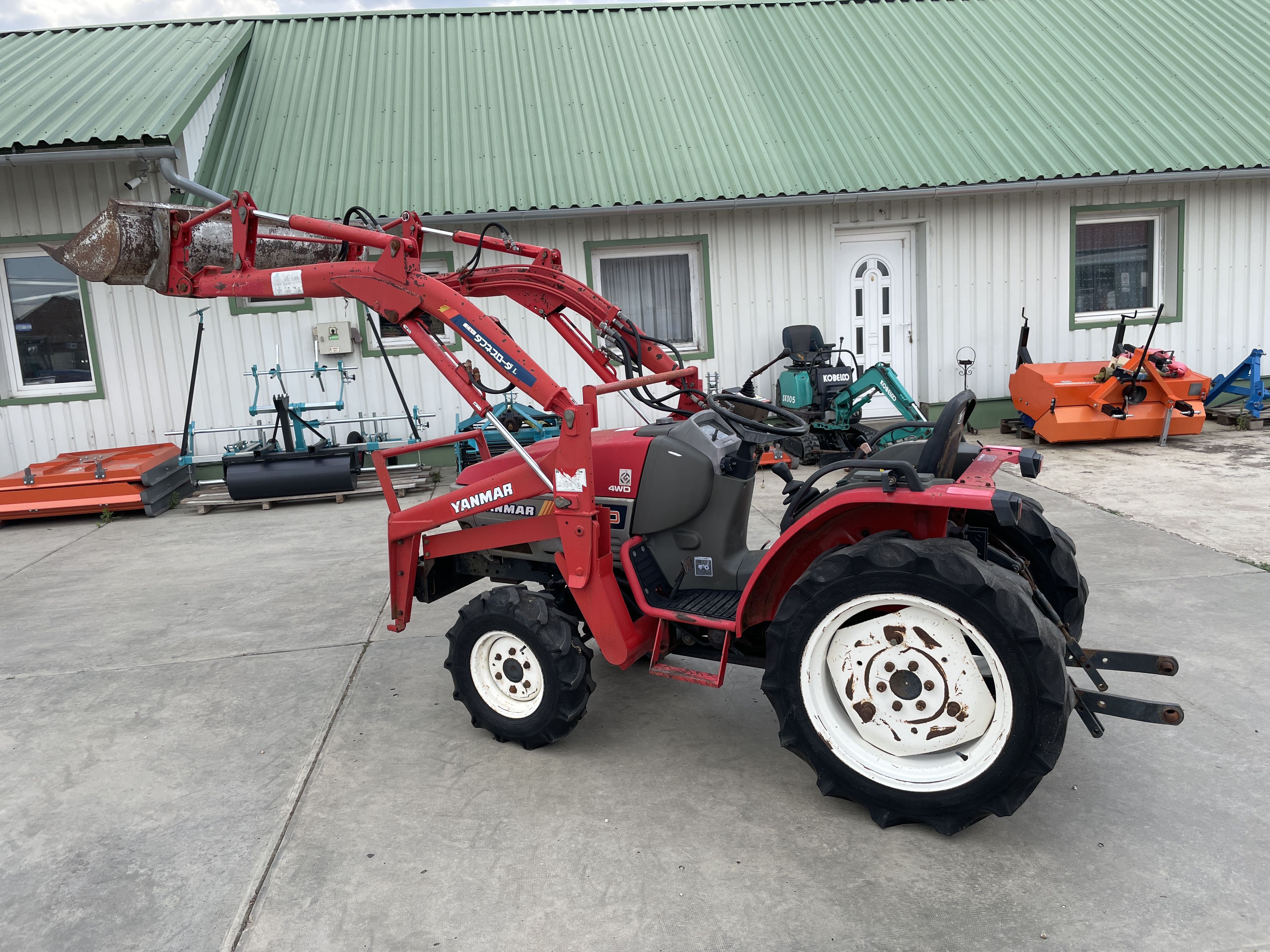 Yanmar F-180 Rakodós traktor kép 3