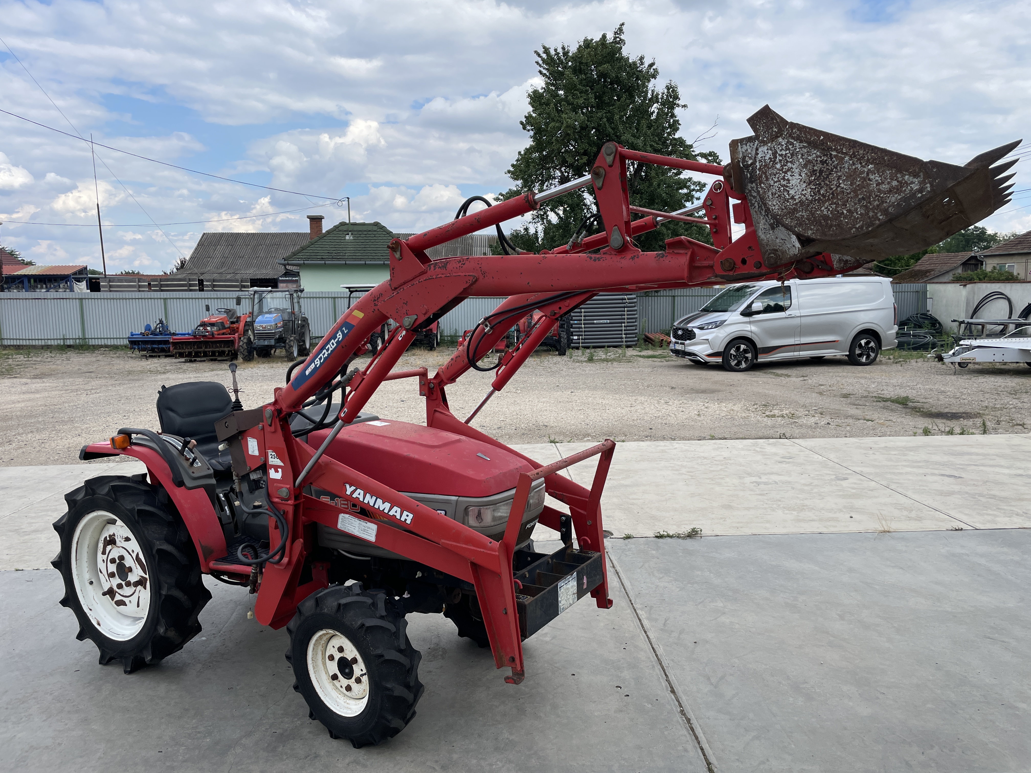 Yanmar F-180 Rakodós traktor kép 5