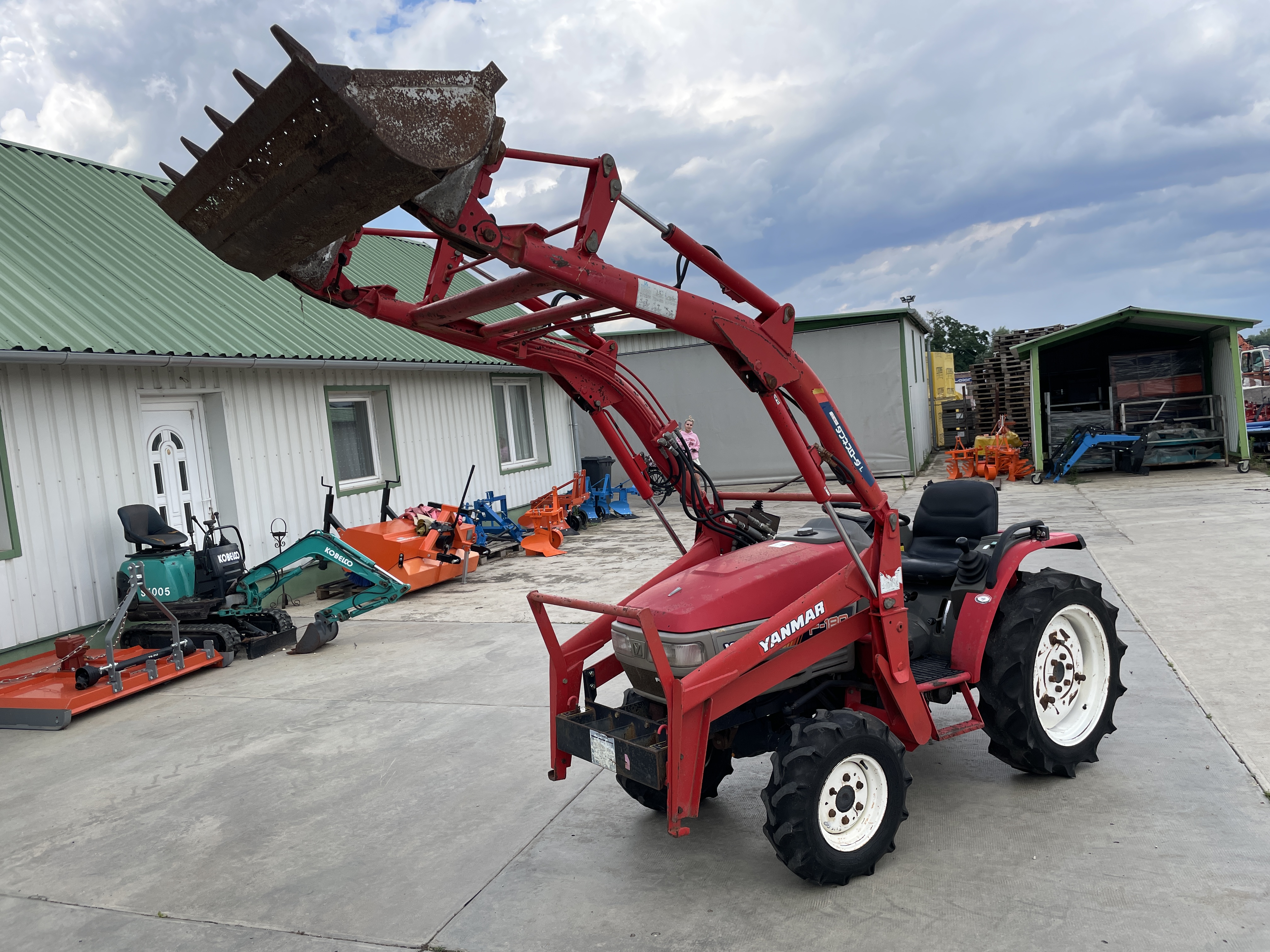 Yanmar F-180 Rakodós traktor kép 7