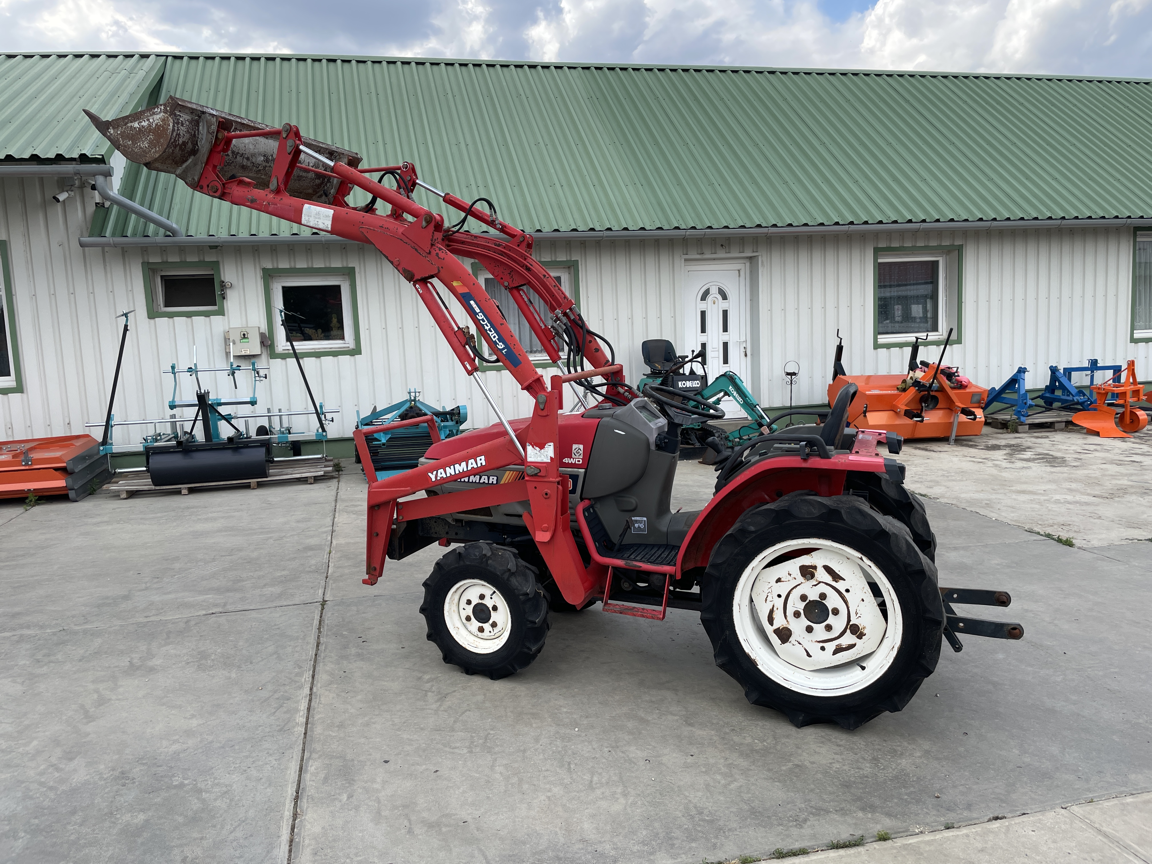 Yanmar F-180 Rakodós traktor kép 9
