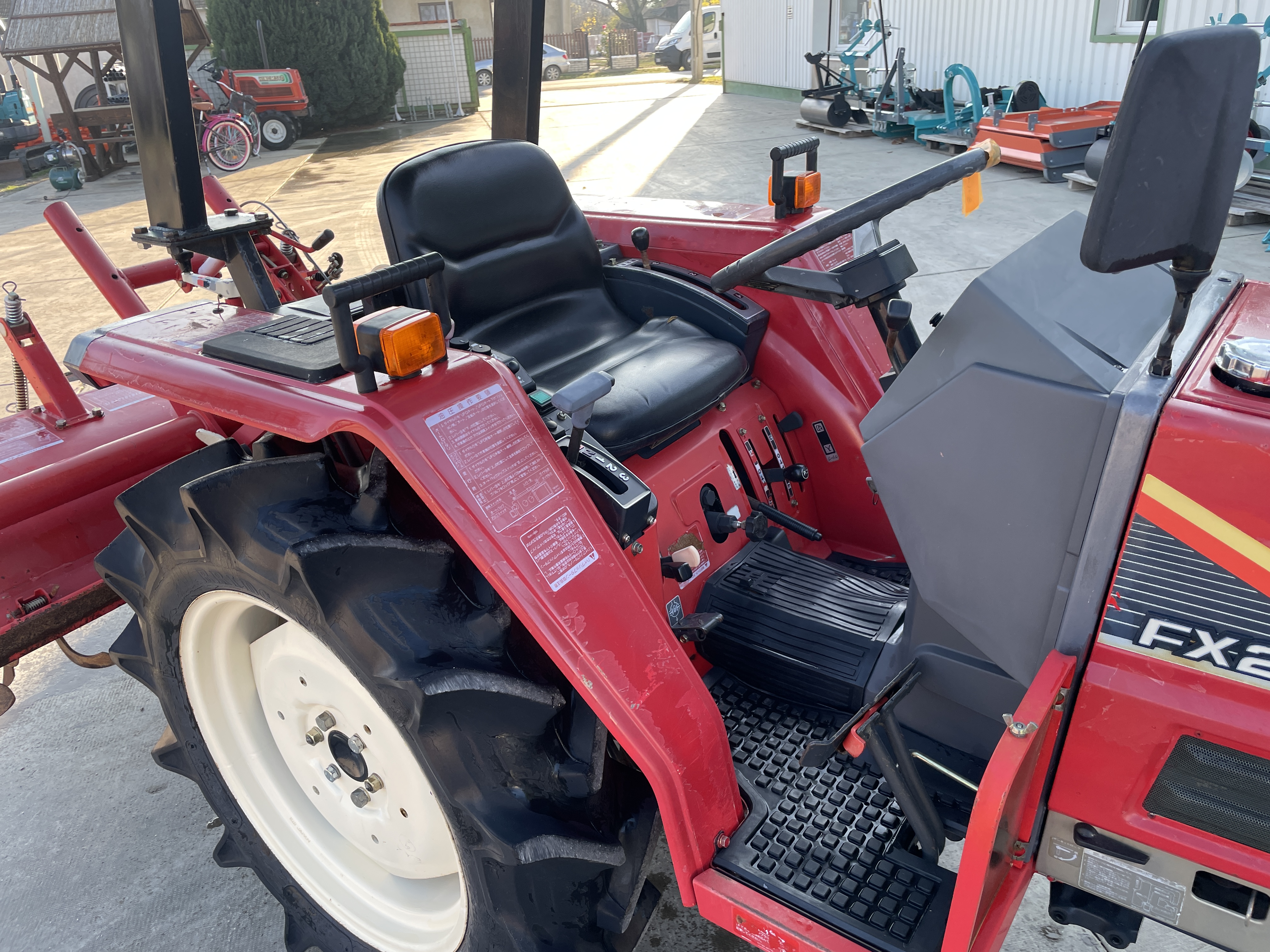 Yanmar FX235D kép 7